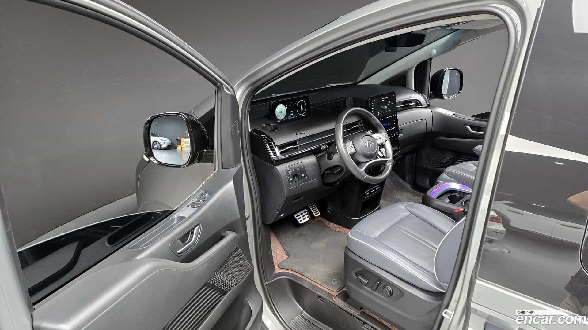 Staria Hyundai 2023.4-OPTION-015