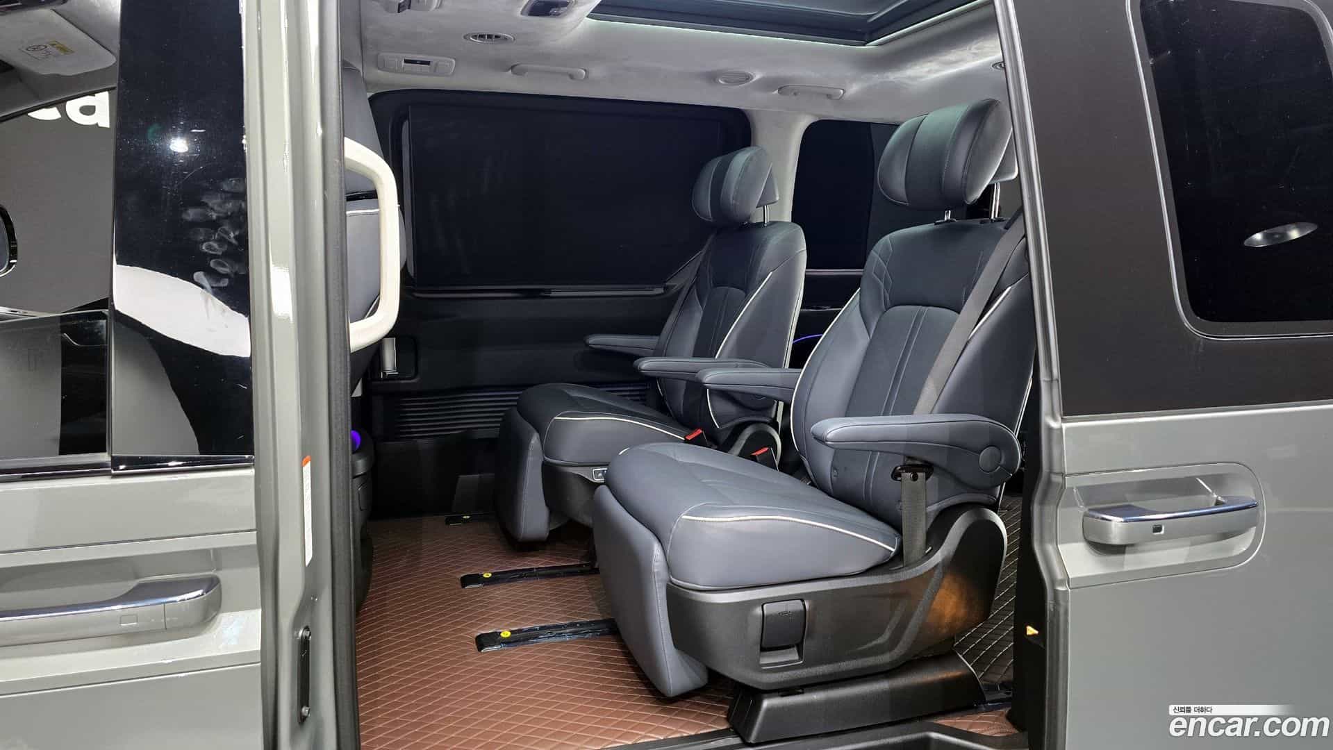 Staria Hyundai 2023.4-OPTION-016