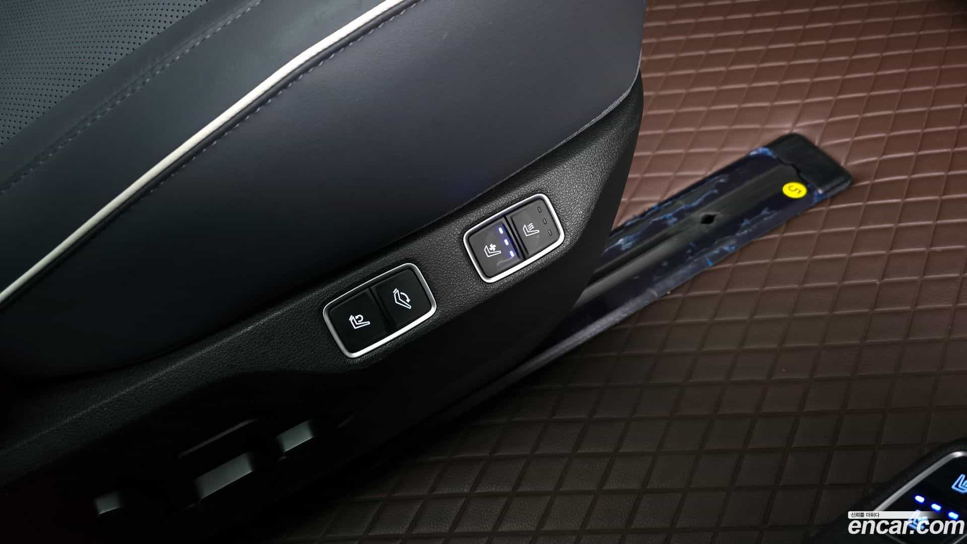 Staria Hyundai 2023.4-OPTION-021