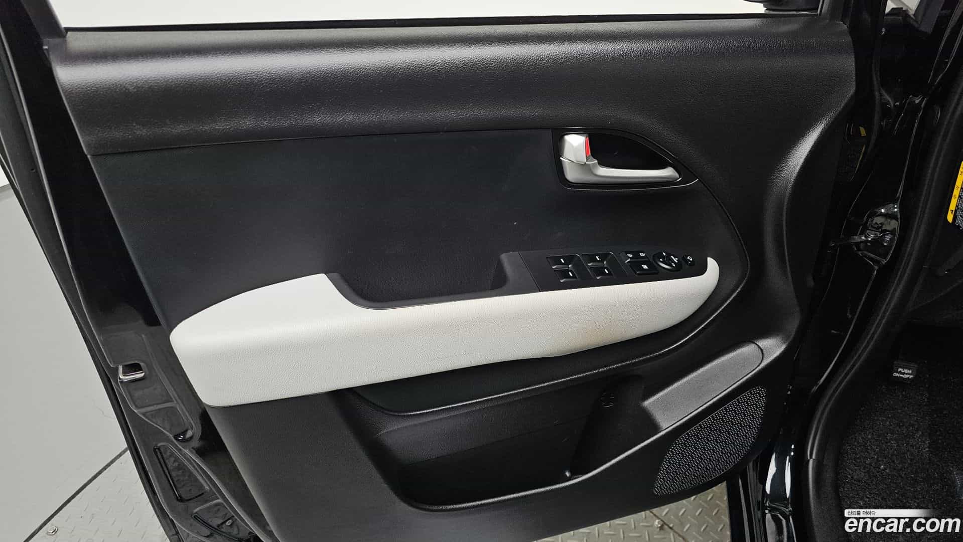 RAY Kia 2023.5-INNER-034