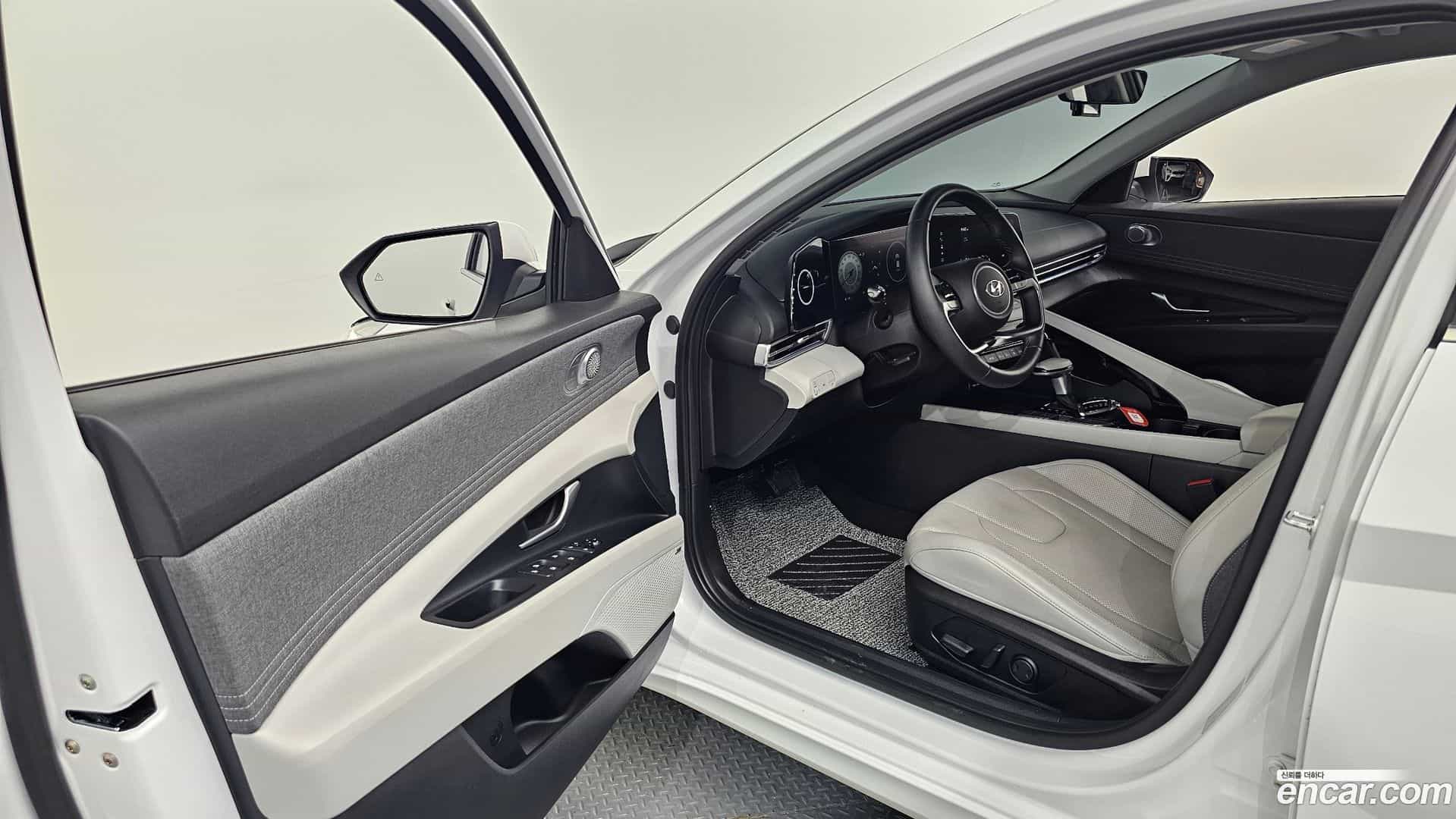 AVANTE Hyundai 2020.5-INNER-010