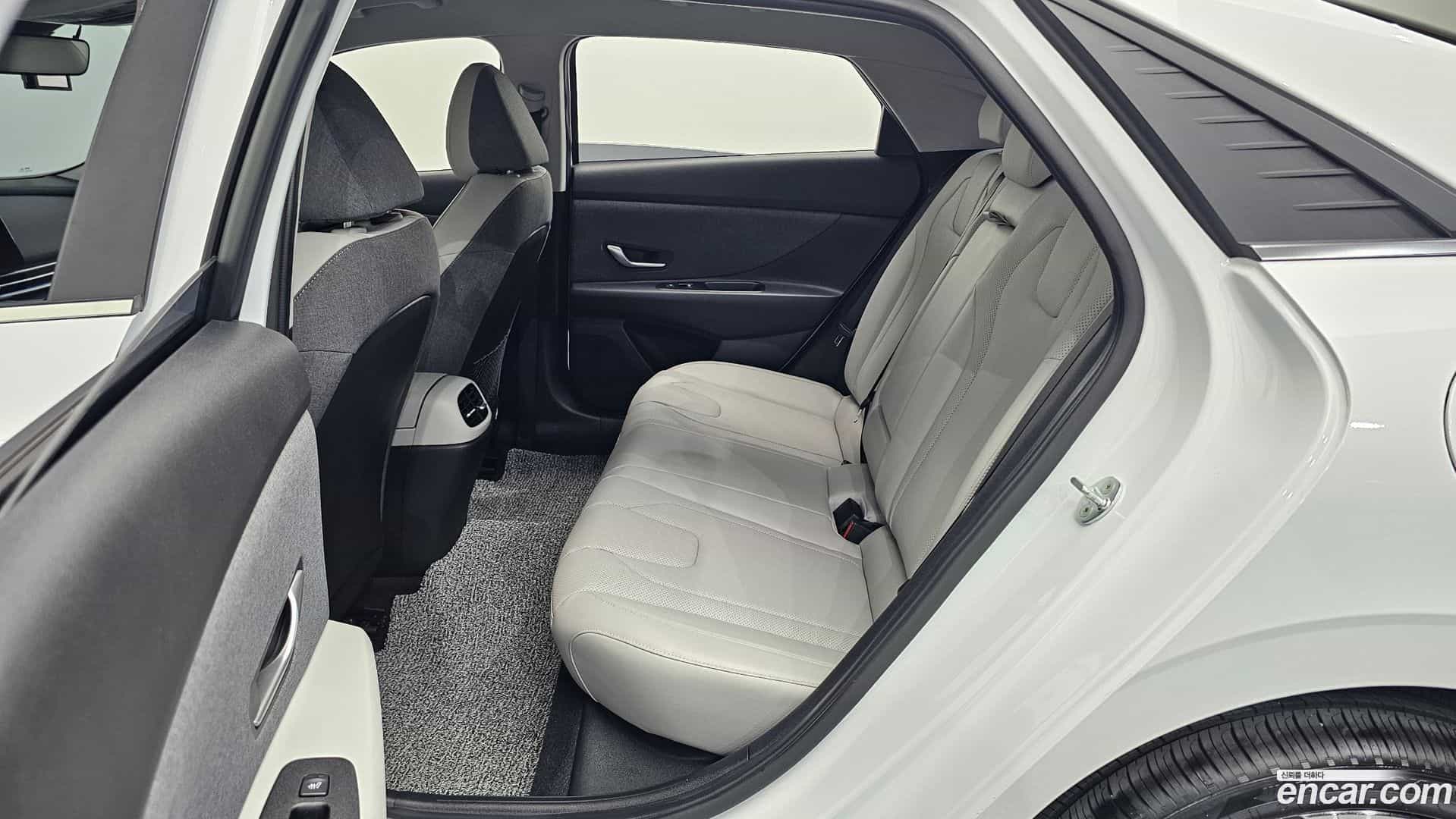 AVANTE Hyundai 2020.5-OPTION-015