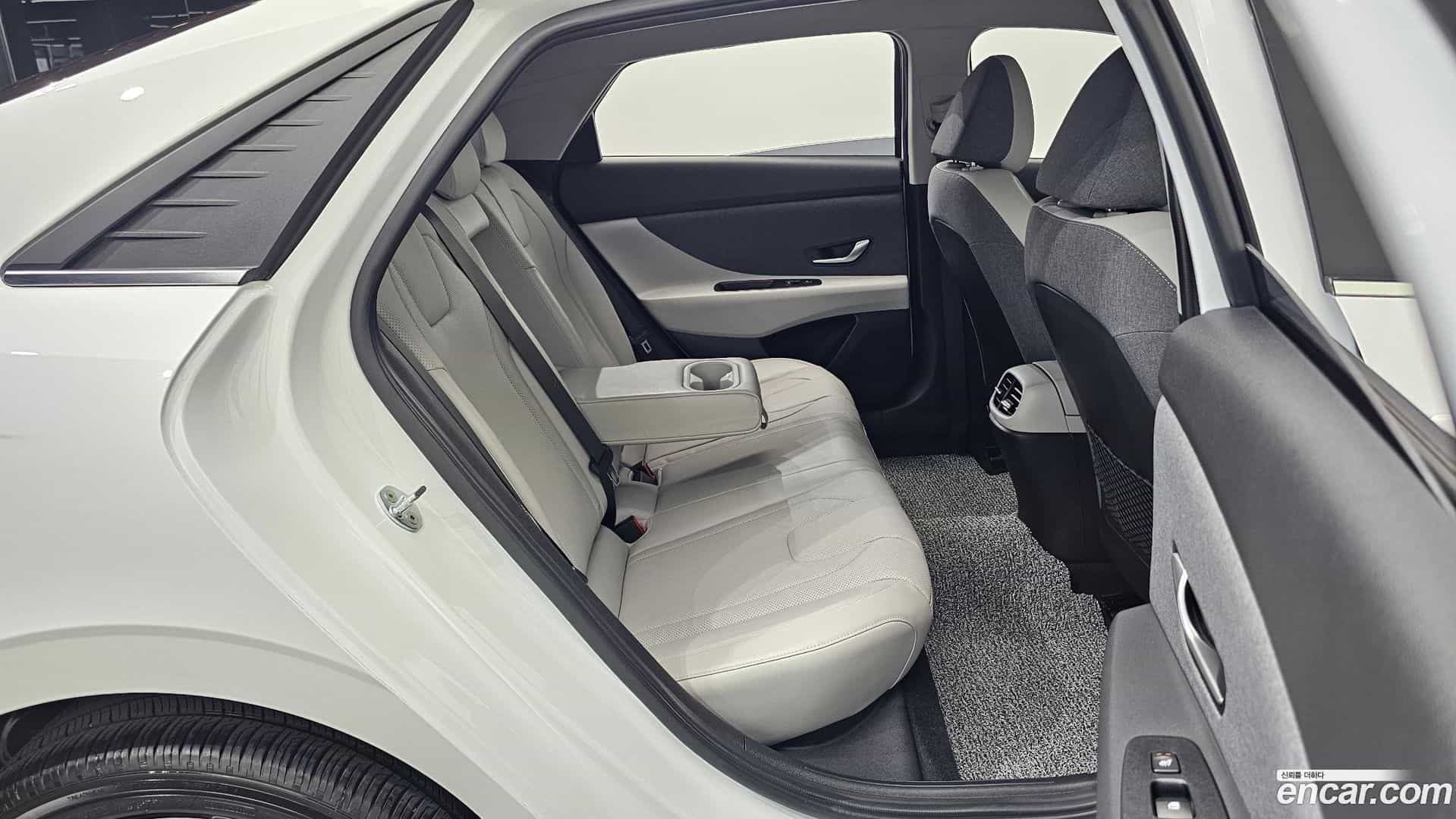 AVANTE Hyundai 2020.5-OPTION-022