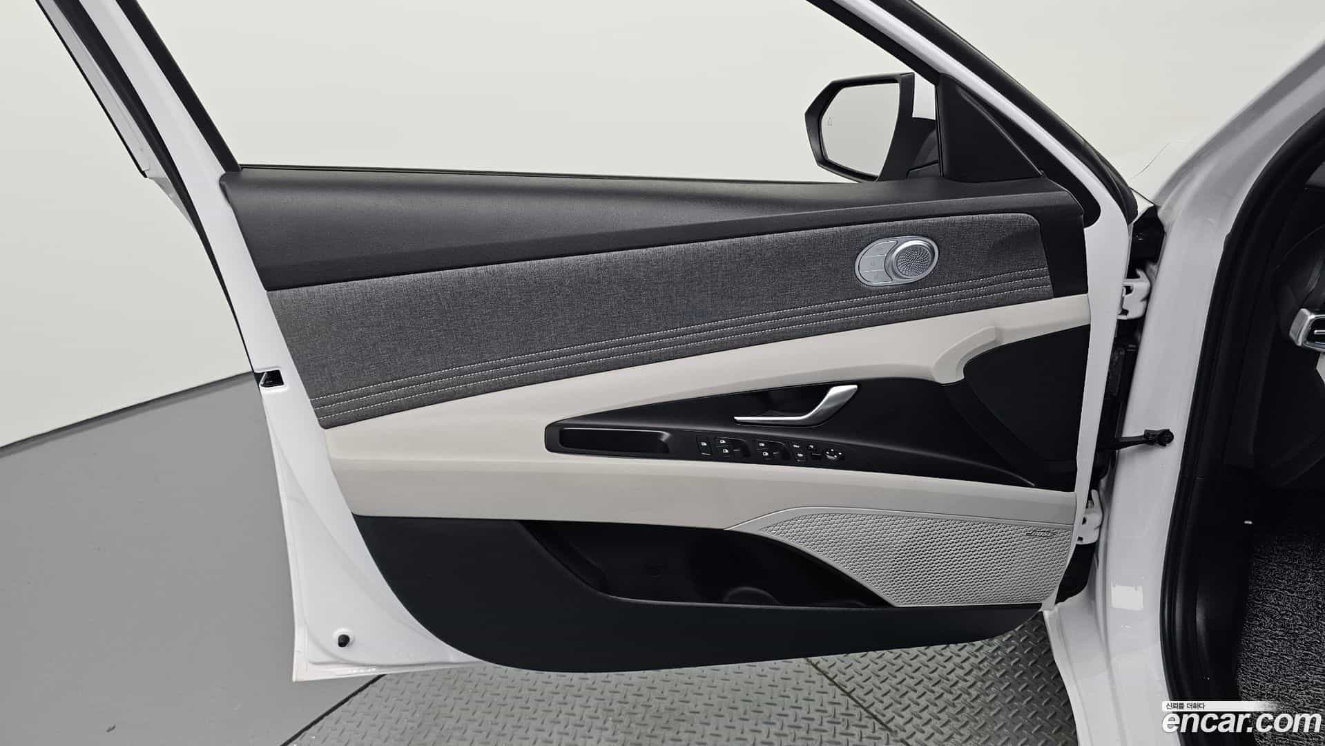 AVANTE Hyundai 2020.5-INNER-034