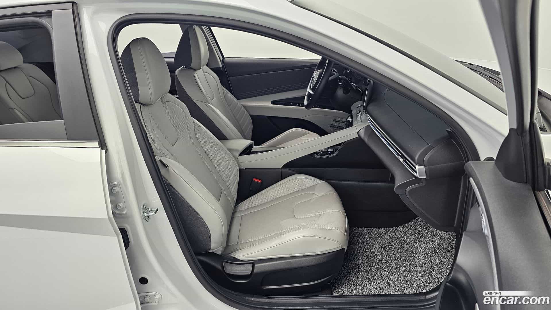 AVANTE Hyundai 2020.5-INNER-036