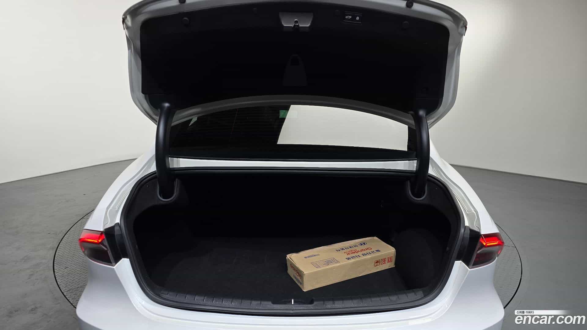 Grandeur Hyundai 2020.3-OPTION-024
