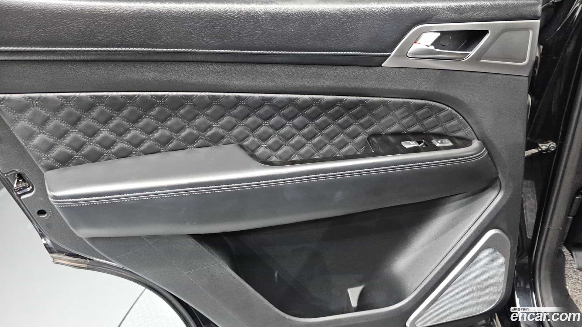 Rexton KG Mobility 2021.5-INNER-035