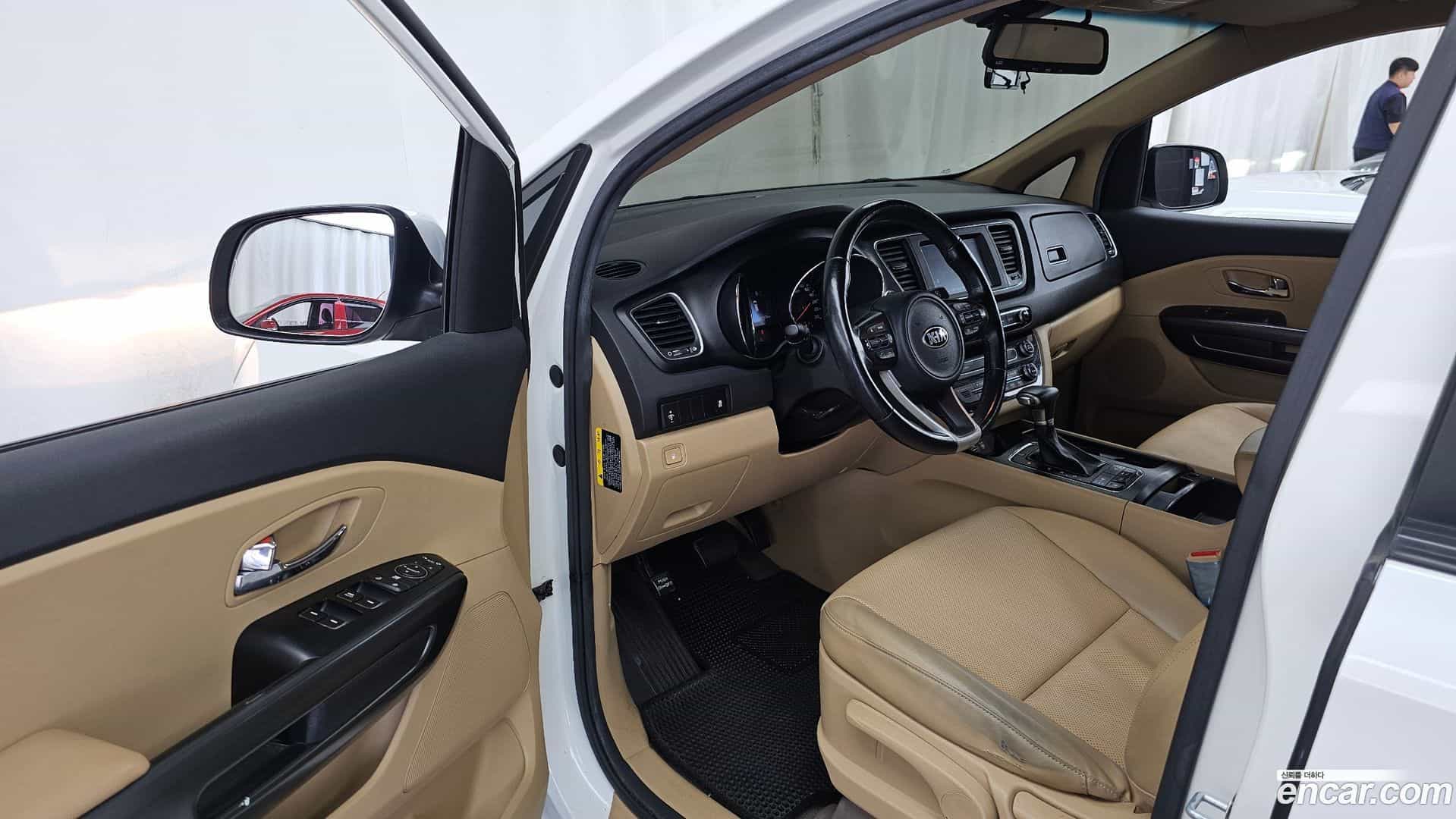 Canival Kia 2017.5-INNER-010
