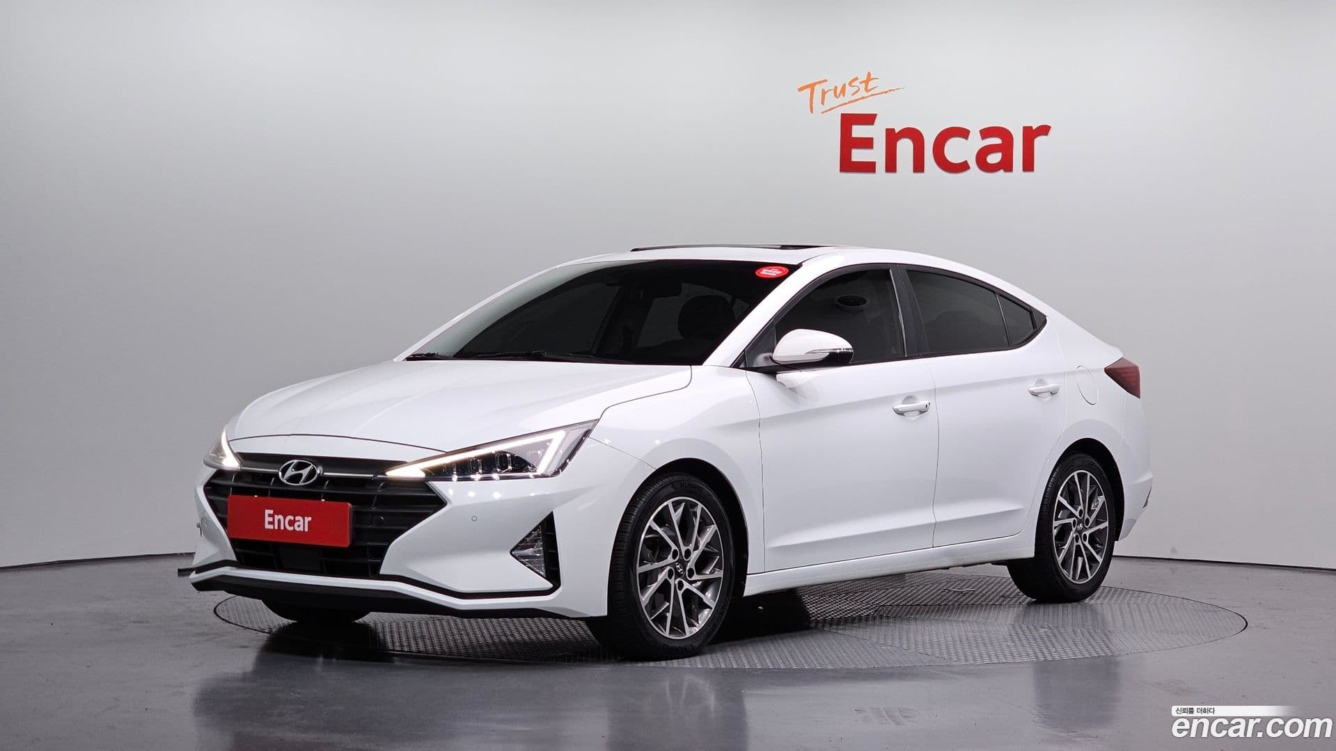 Main__Slider__Photo:AVANTE Hyundai 2019.0-0