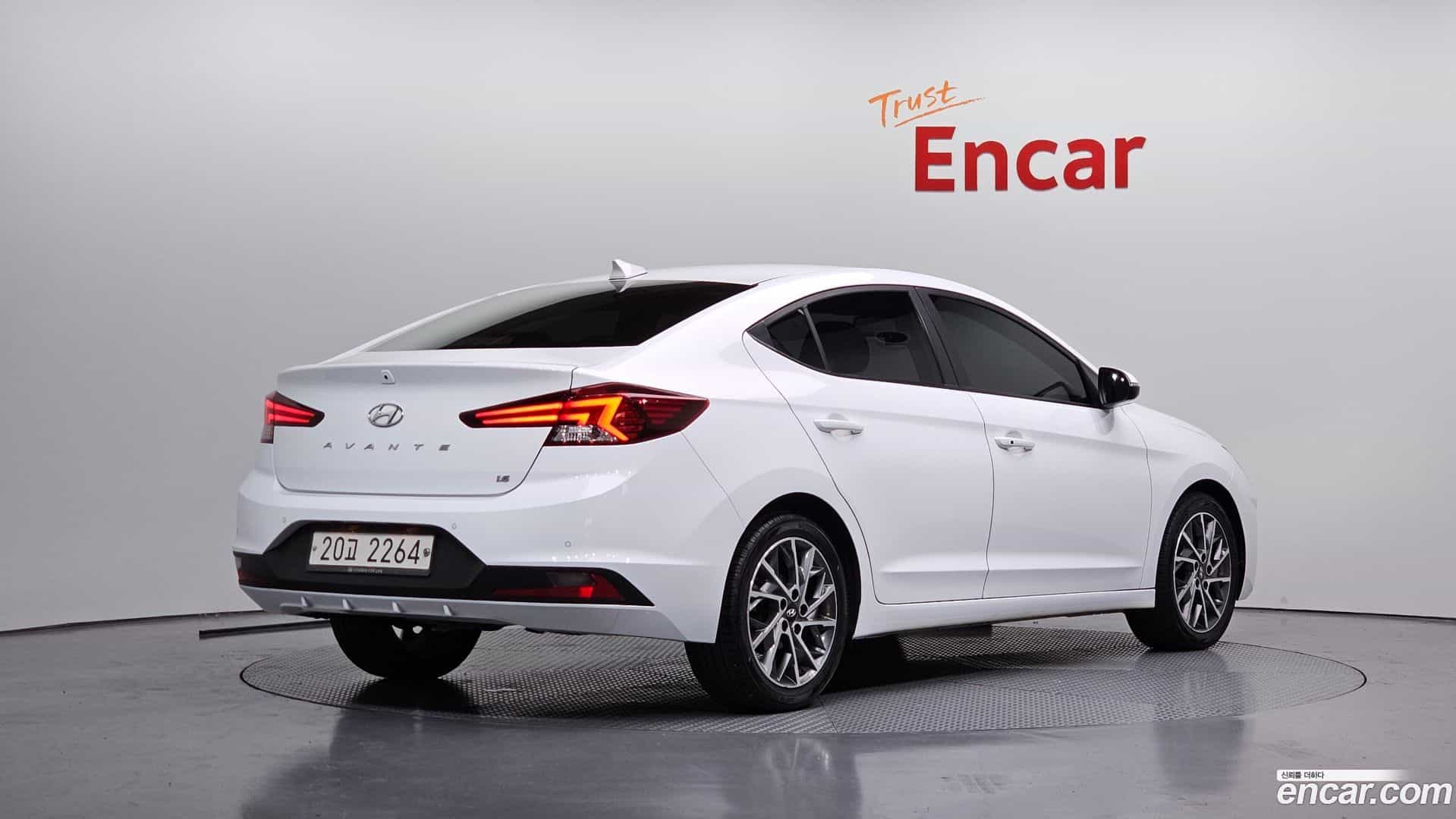 AVANTE Hyundai 2019.0-OUTER-002