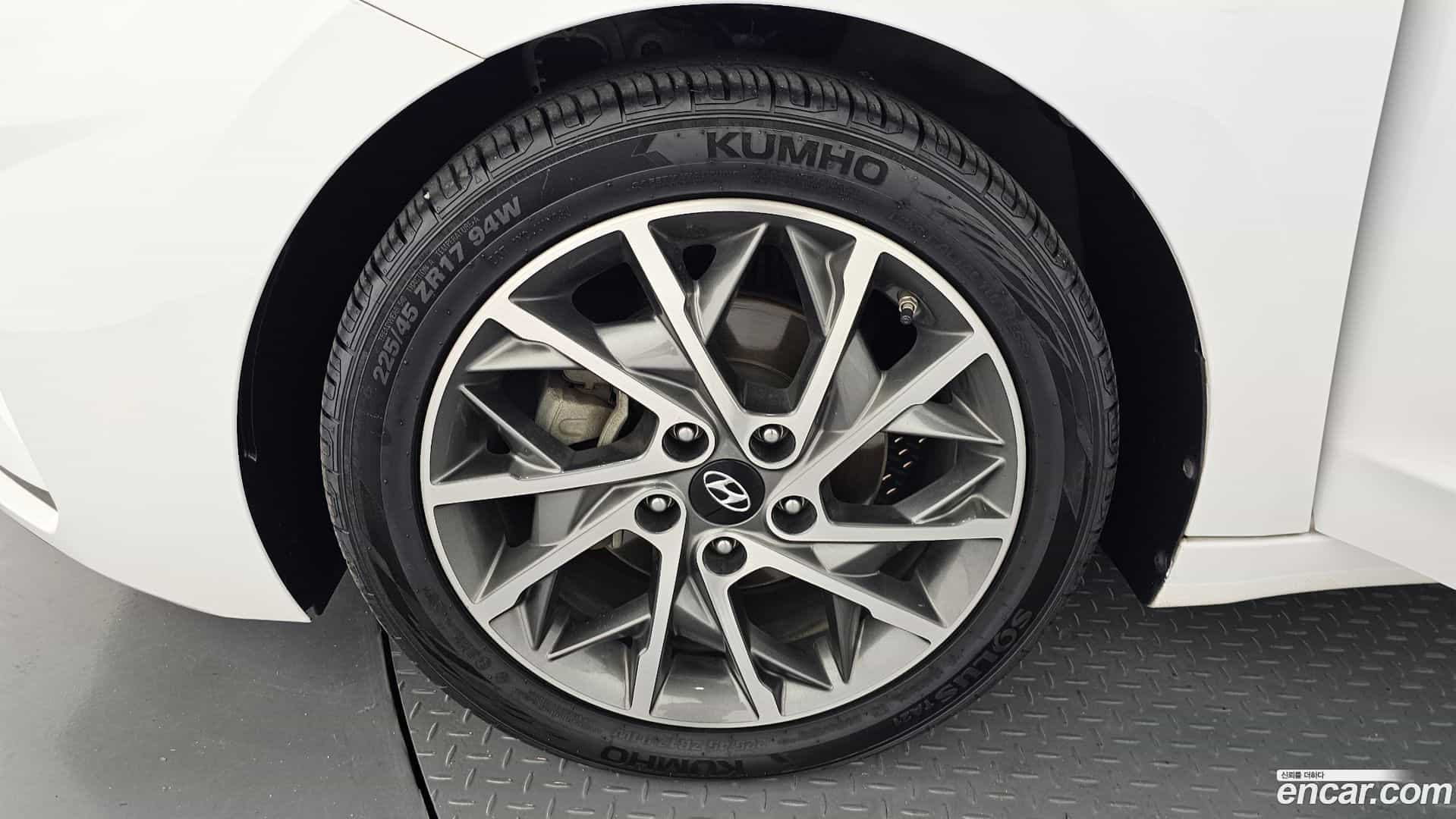 AVANTE Hyundai 2019.0-OUTER-005