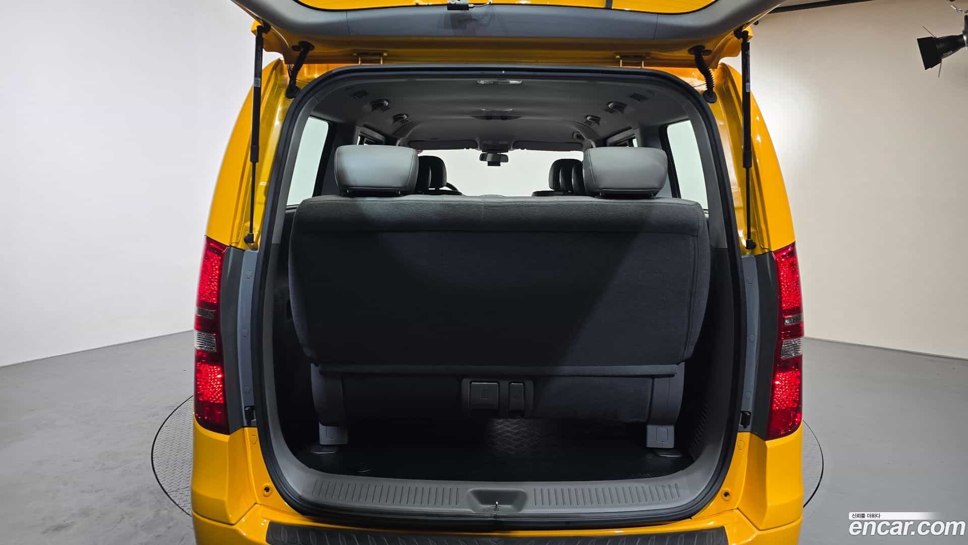 Starex Hyundai 2019.8-OPTION-023