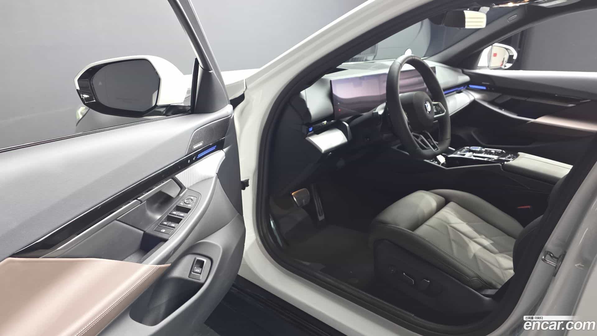 5-Series BMW 2024.4-INNER-010