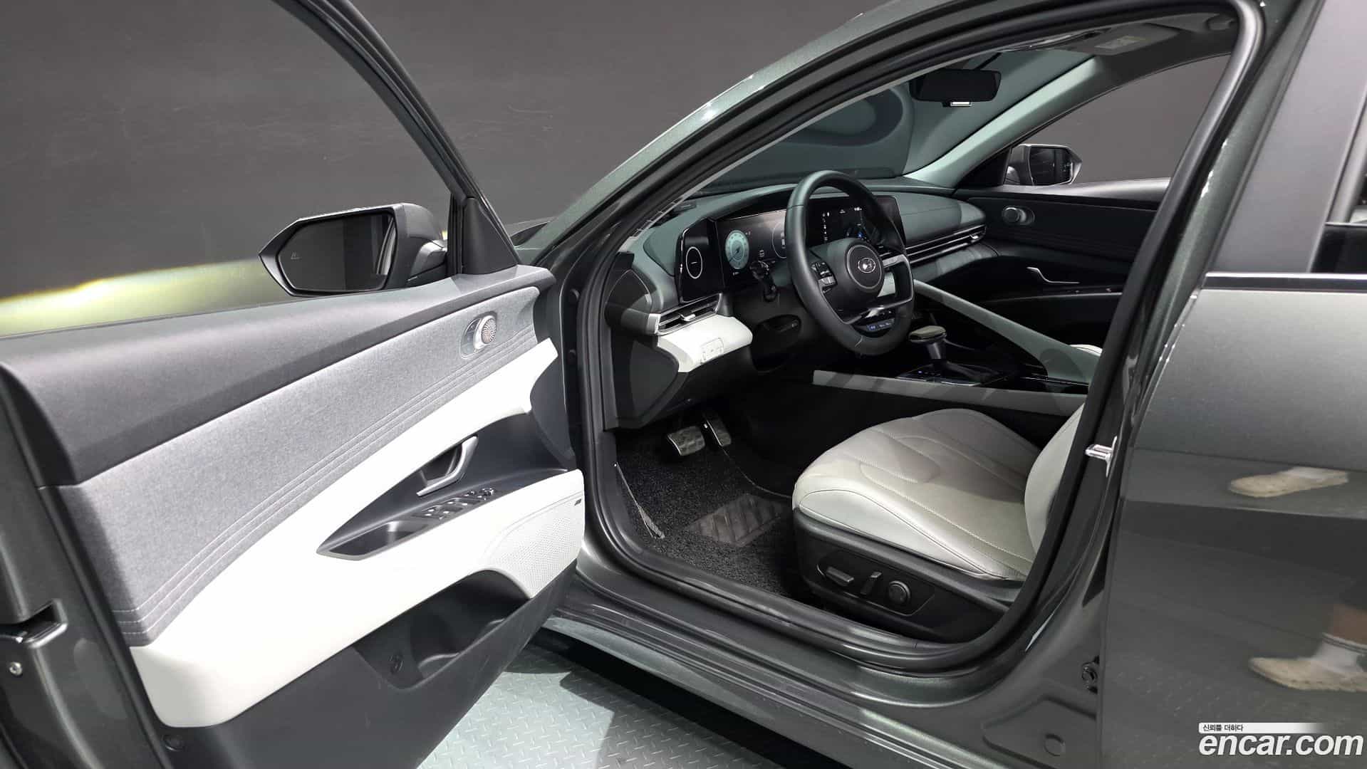 AVANTE Hyundai 2022.3-INNER-010