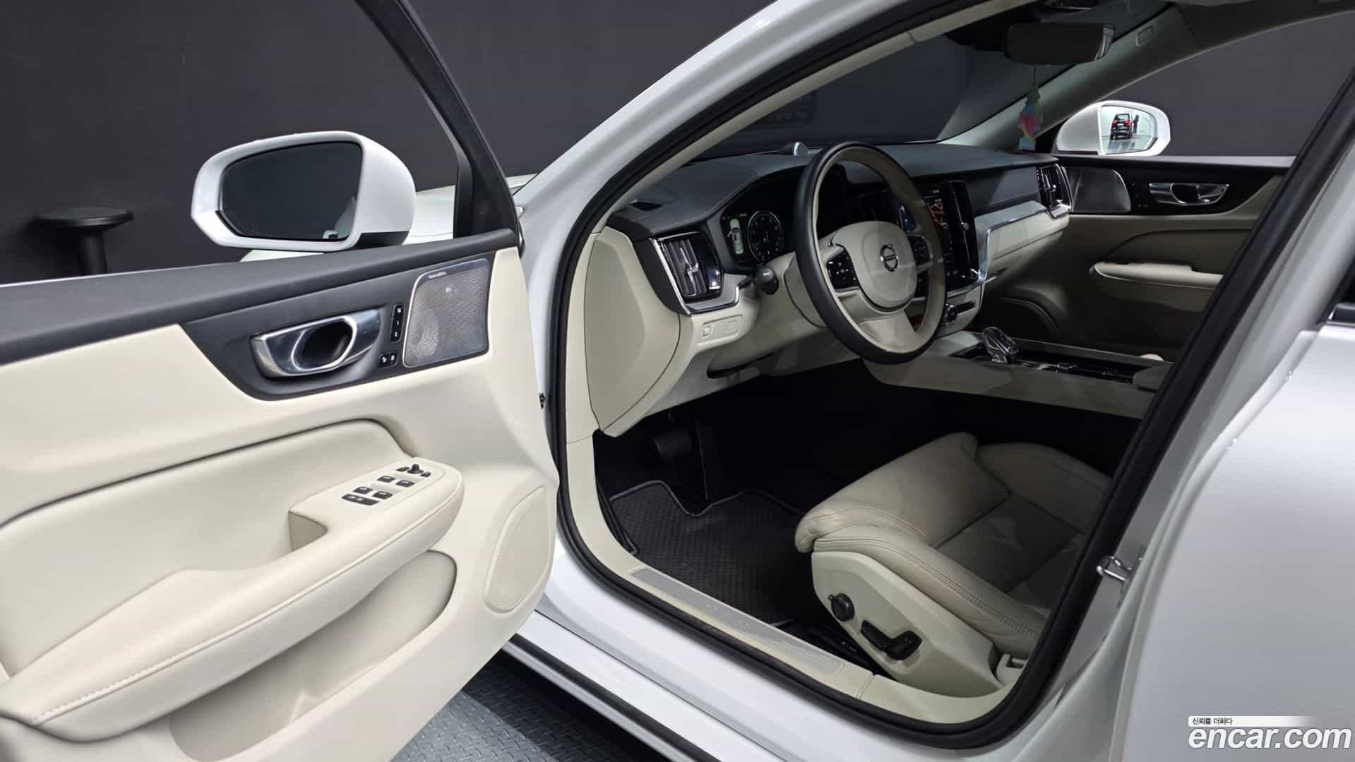 S60 Volvo 2022.1-INNER-010