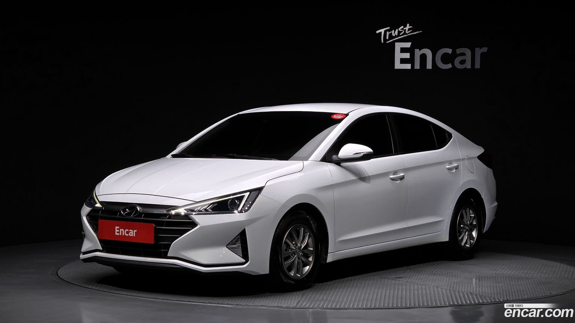 Main__Slider__Photo:AVANTE Hyundai 2019.7-0