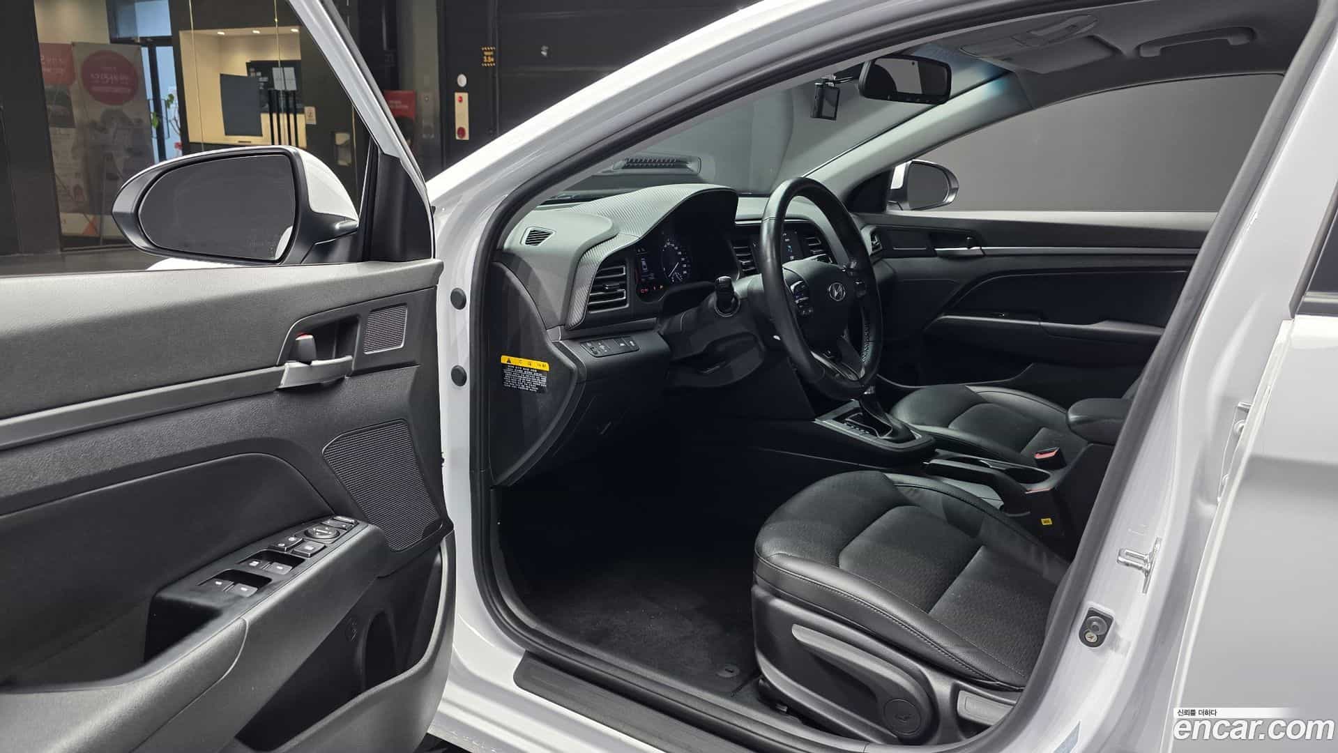 AVANTE Hyundai 2019.7-INNER-010