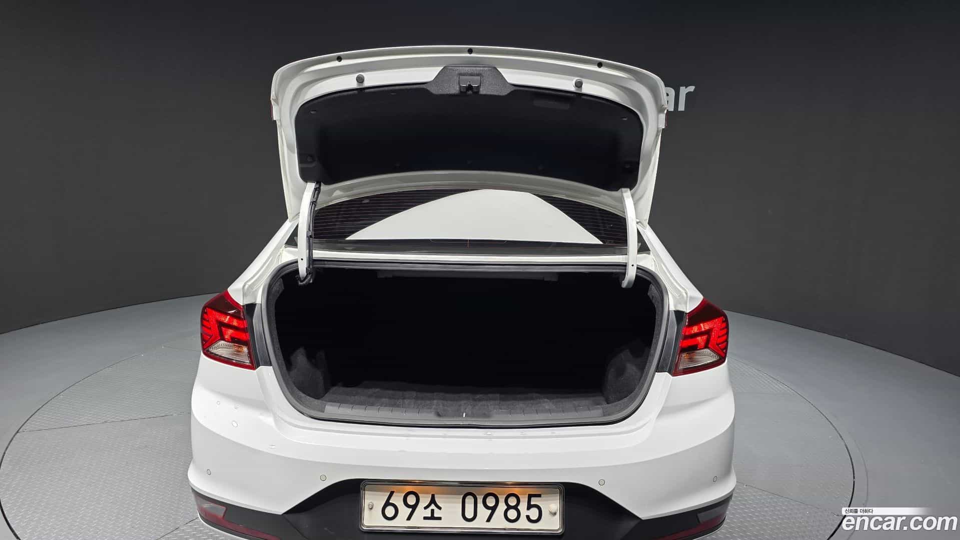 AVANTE Hyundai 2019.7-OPTION-024
