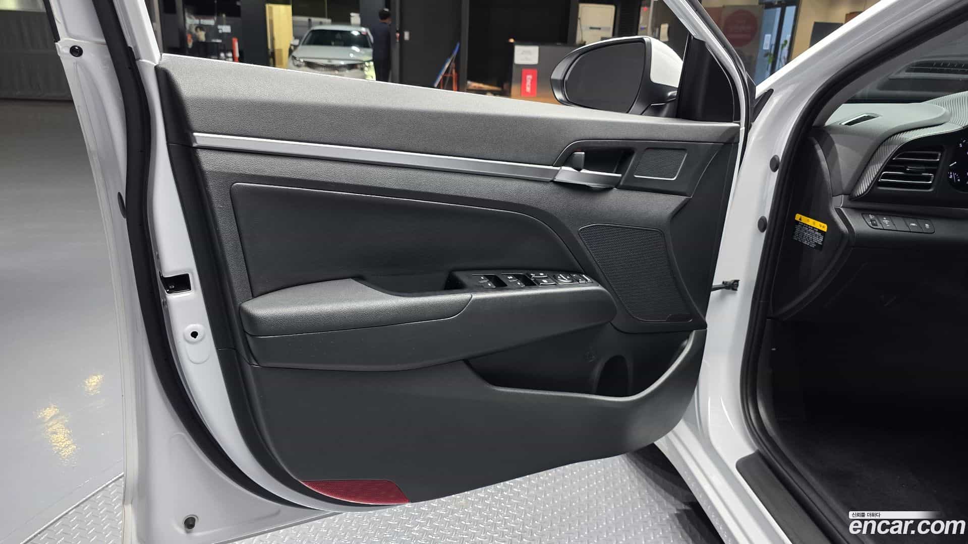 AVANTE Hyundai 2019.7-INNER-034