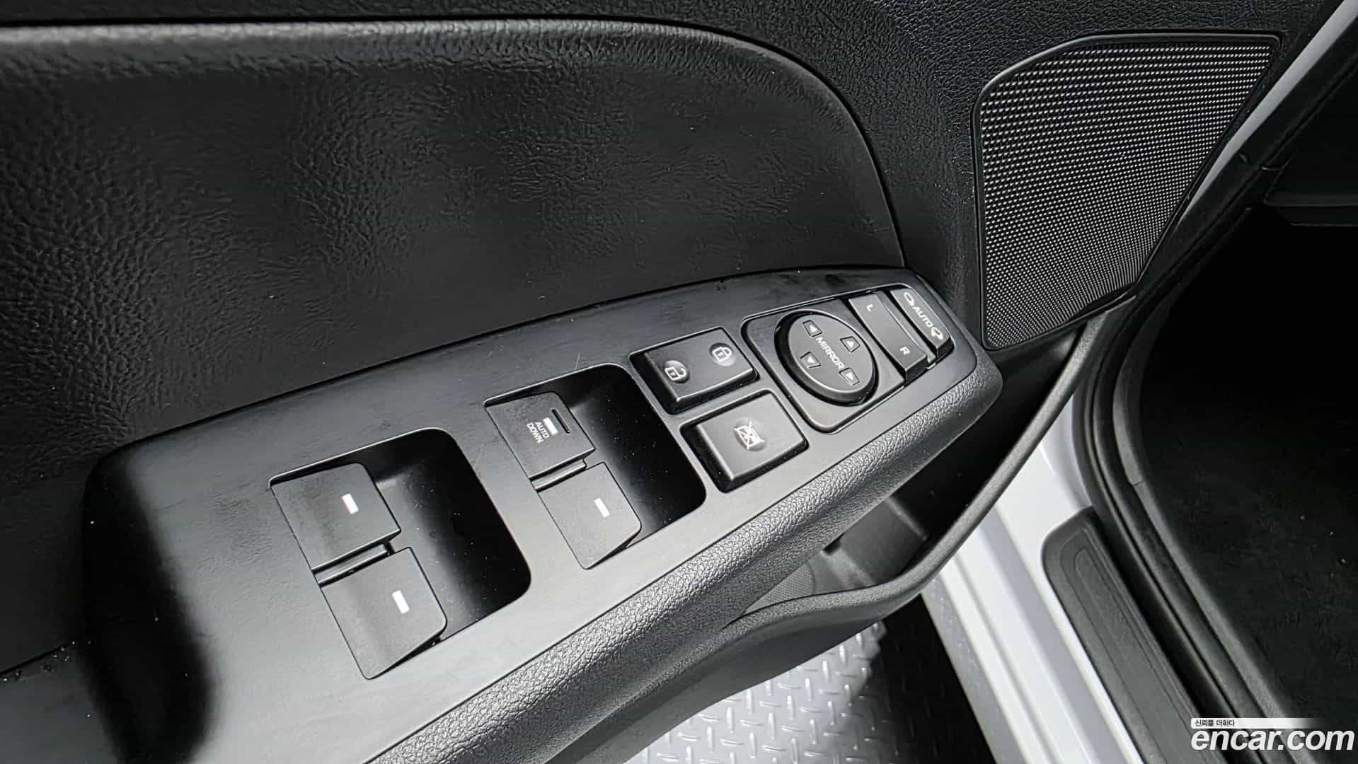 AVANTE Hyundai 2019.7-OPTION-041