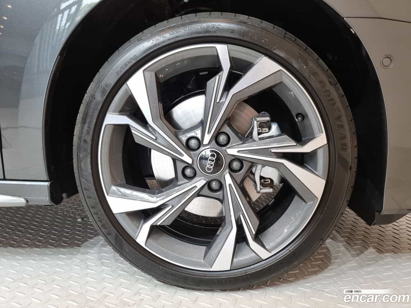 A3 Audi 2025.0-OUTER-005
