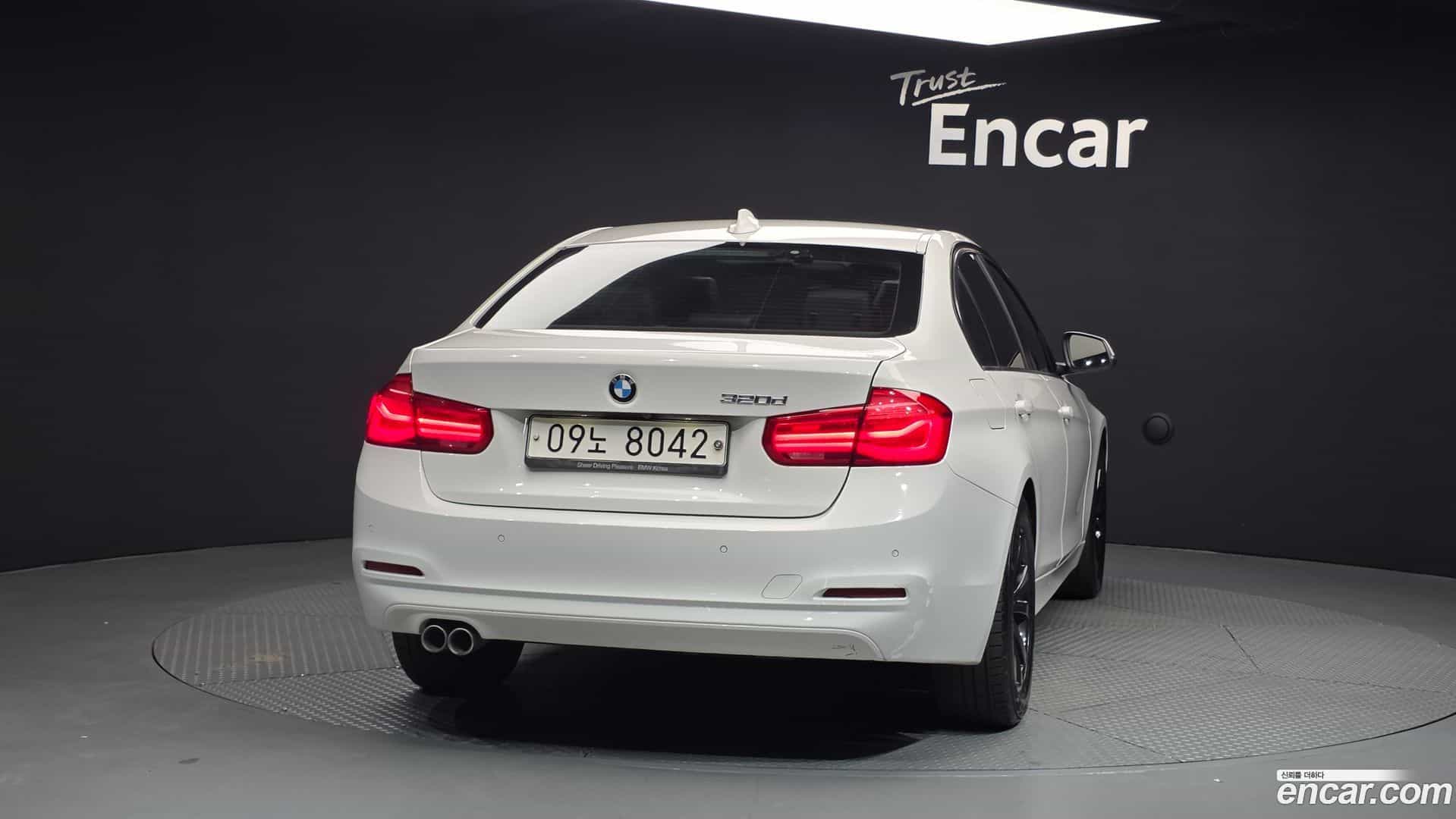 3-Series BMW 2017.5-OUTER-004