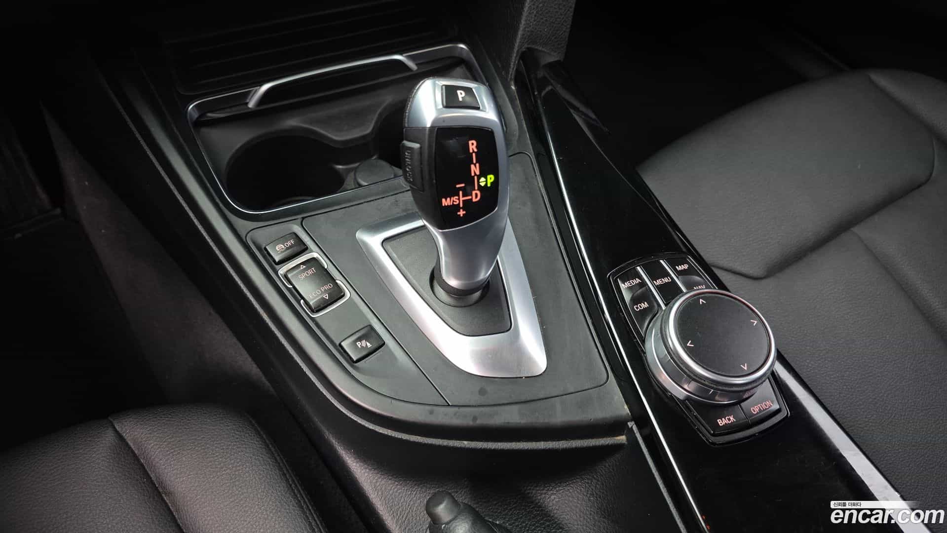 3-Series BMW 2017.5-INNER-009