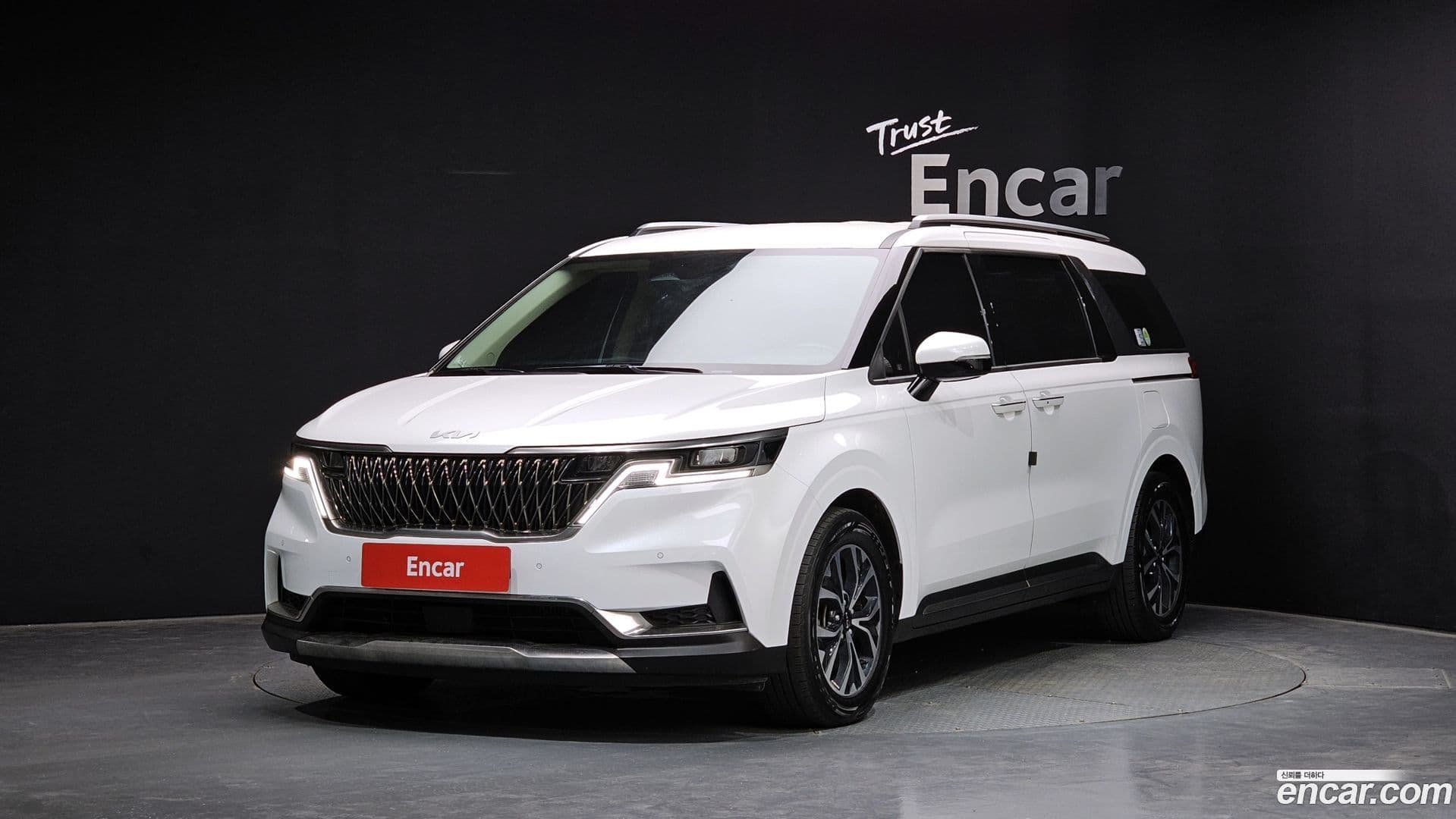 Main__Slider__Photo:Canival Kia 2023.5-0