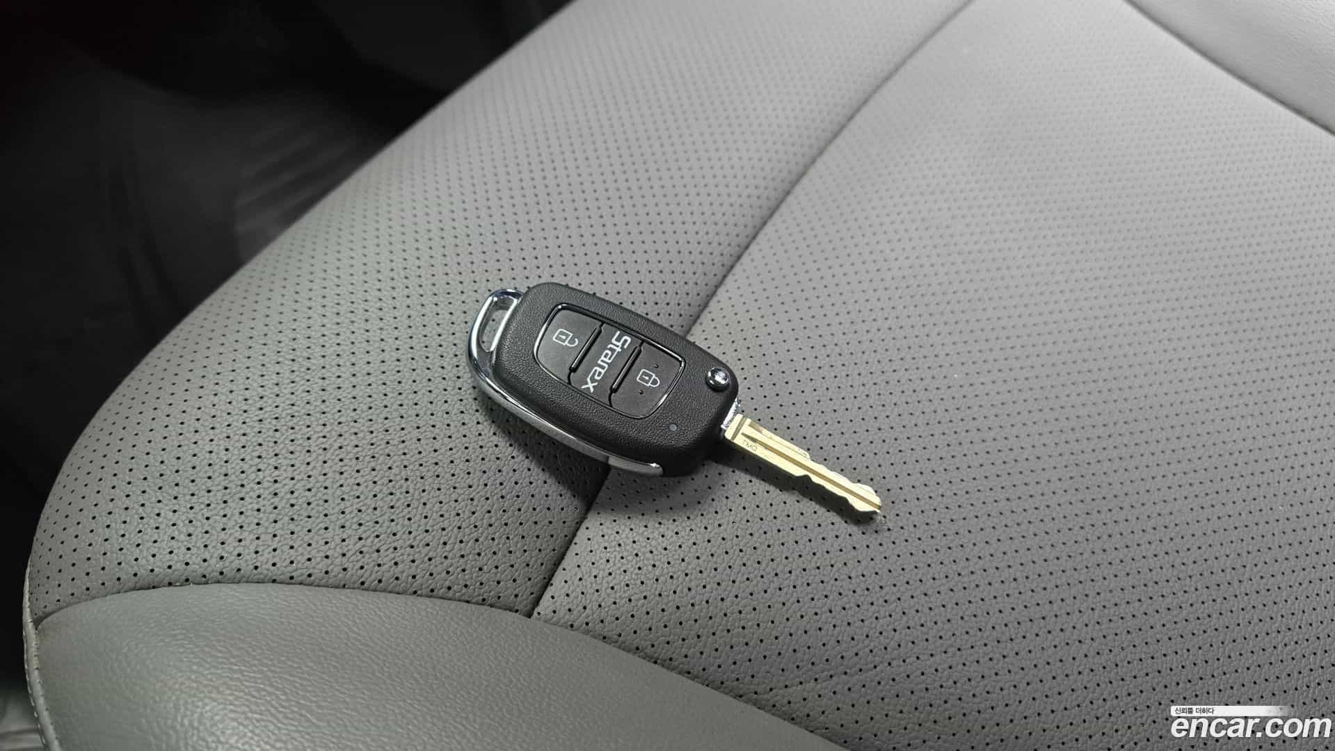 Starex Hyundai 2020.2-OPTION-021