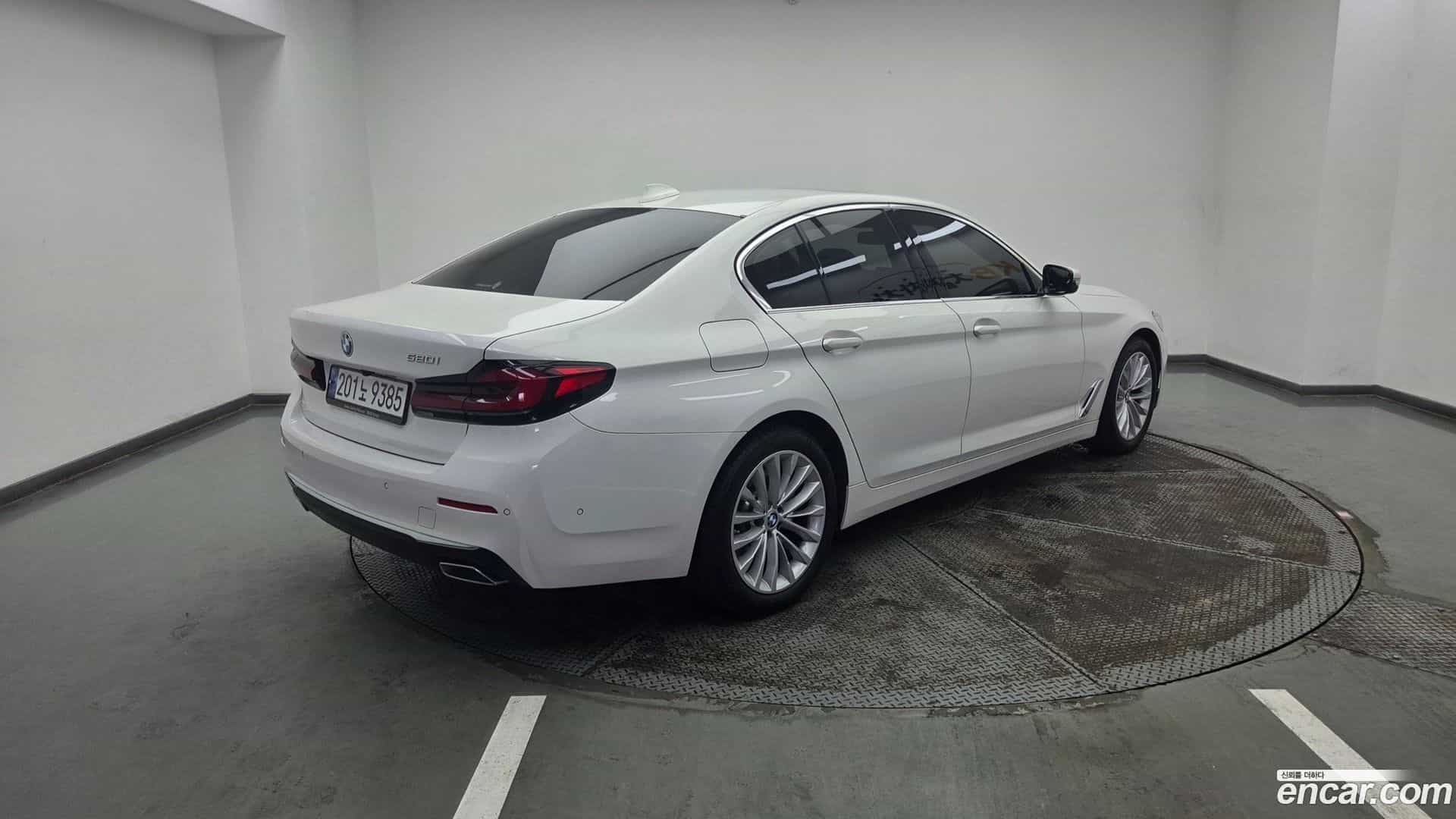 5-Series BMW 2023.2-OUTER-002