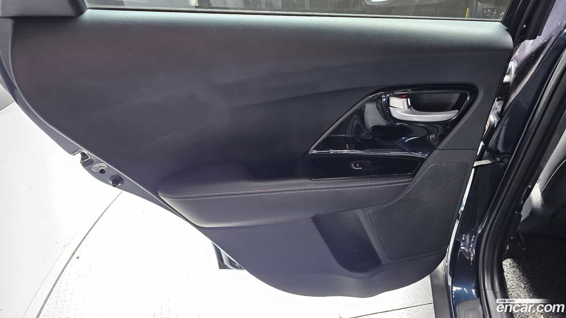 Niro Kia 2017.3-INNER-035