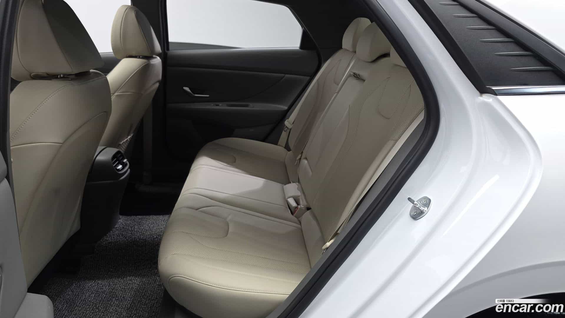 AVANTE Hyundai 2023.1-INNER-009