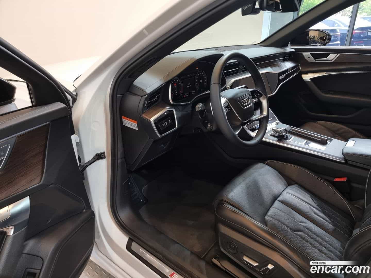 A6 Audi 2025.0-INNER-010