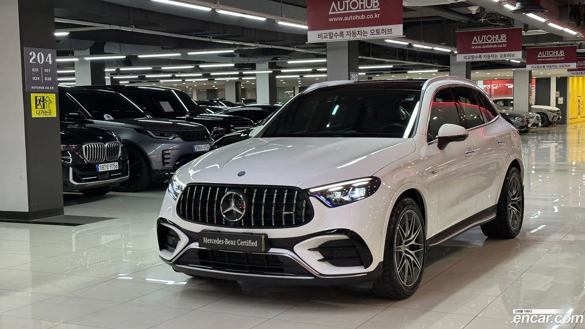 Main__Slider__Photo:GLC-Class Mercedes-Benz 2025.8-0