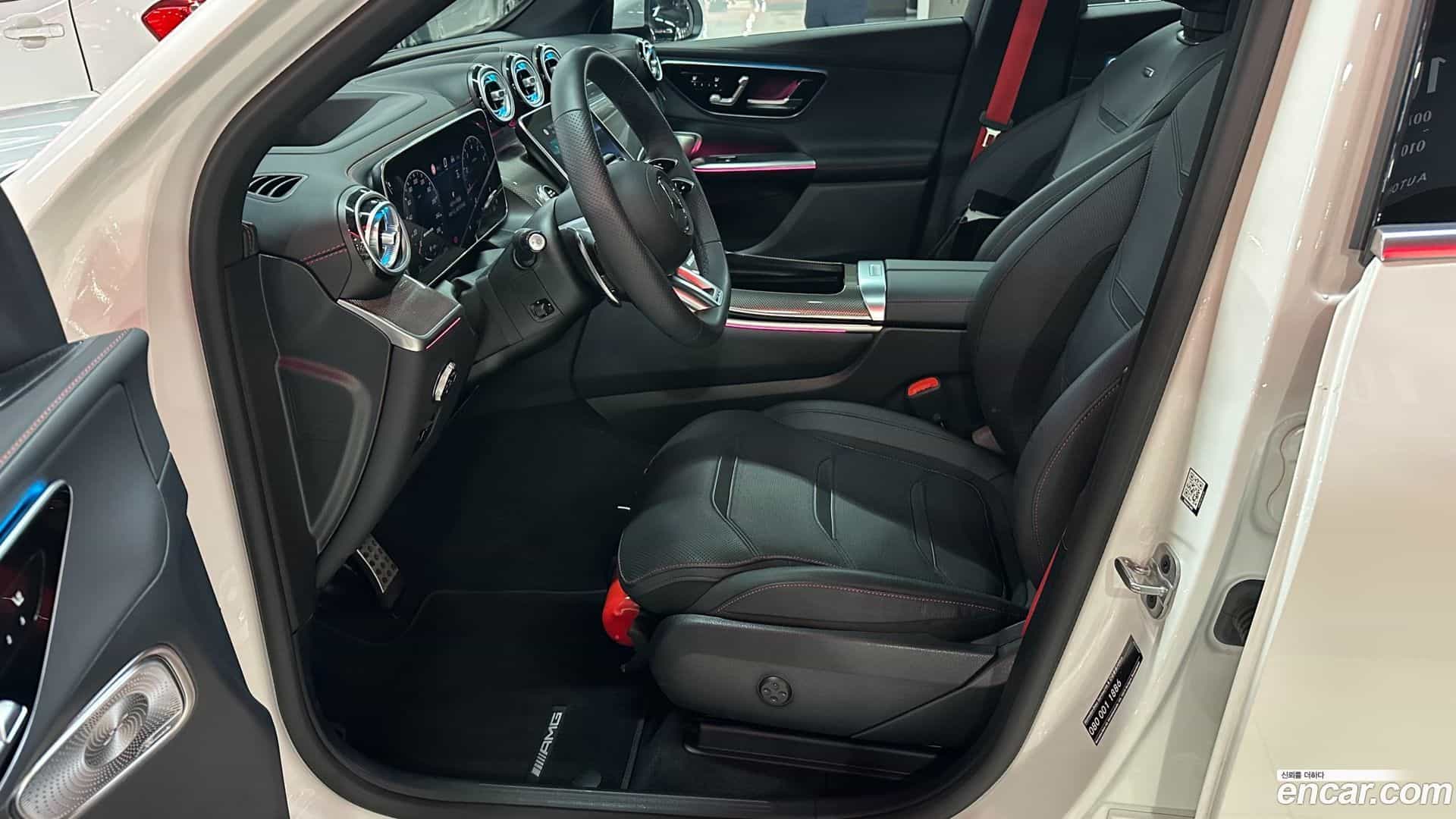GLC-Class Mercedes-Benz 2025.8-INNER-010