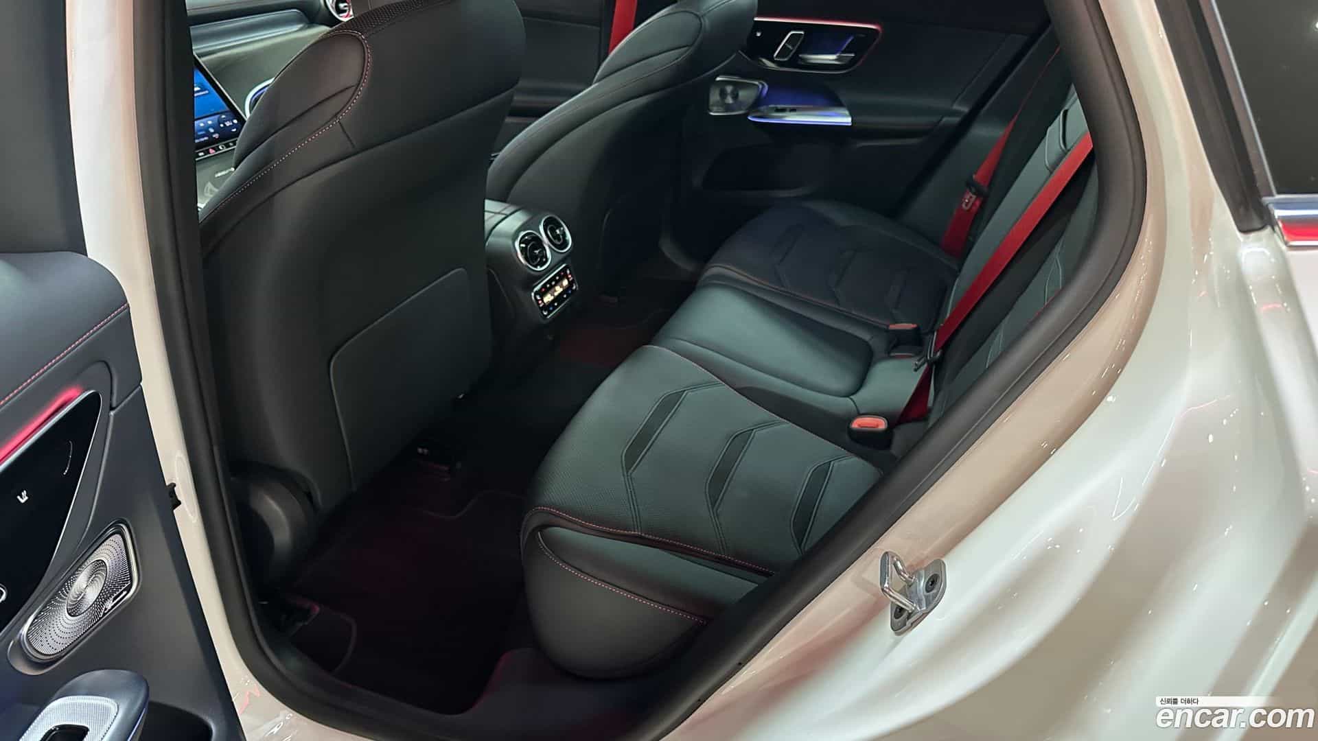 GLC-Class Mercedes-Benz 2025.8-OPTION-015
