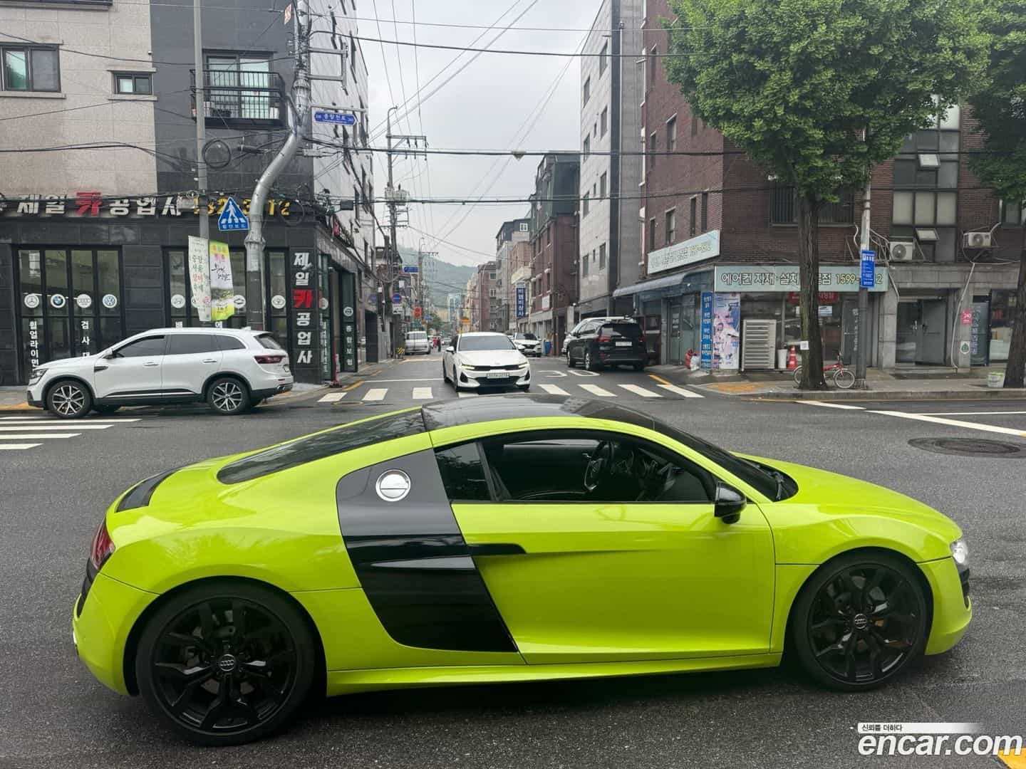 R8 Audi 2010.0-OUTER-005