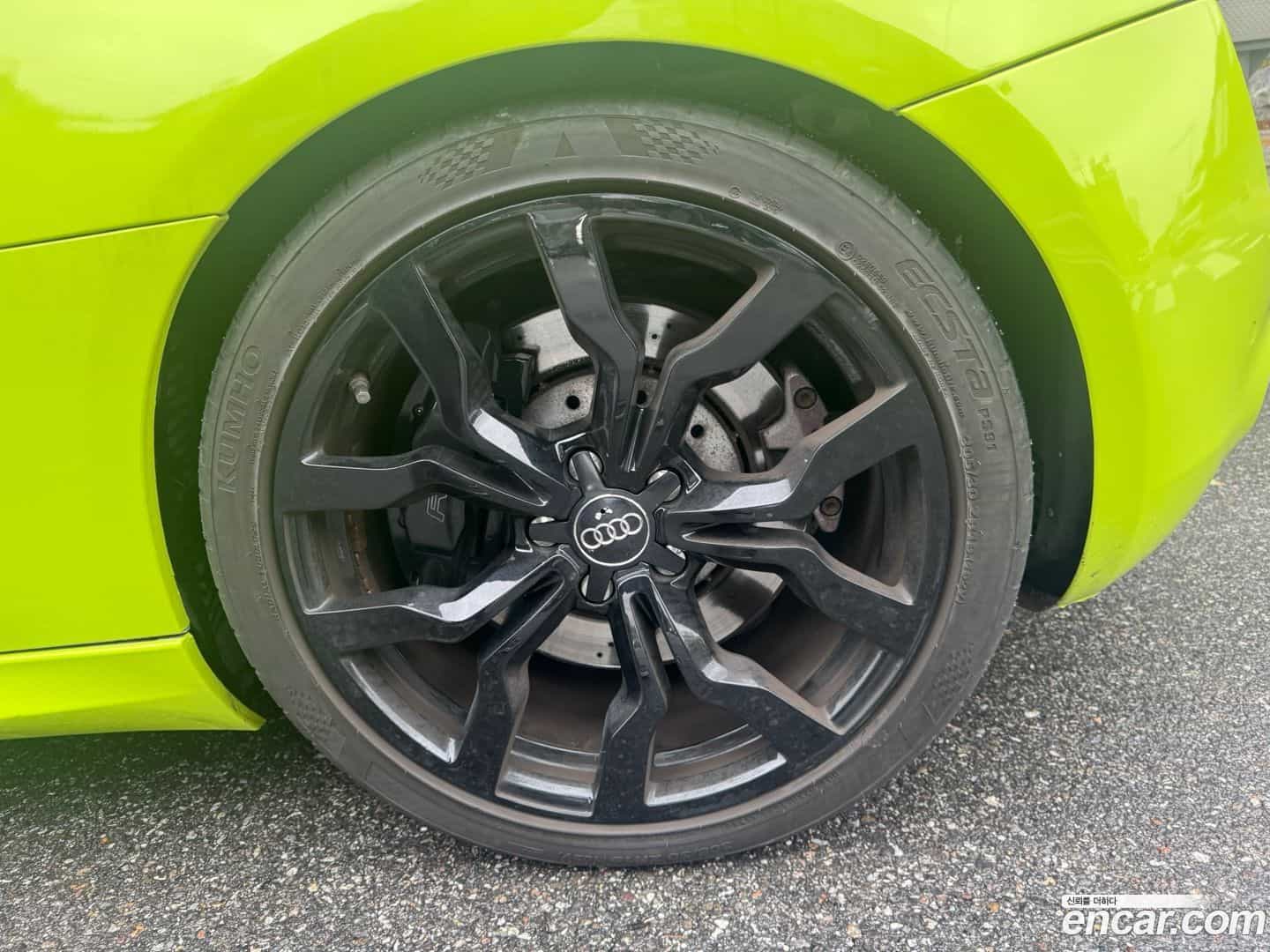 R8 Audi 2010.0-OUTER-006