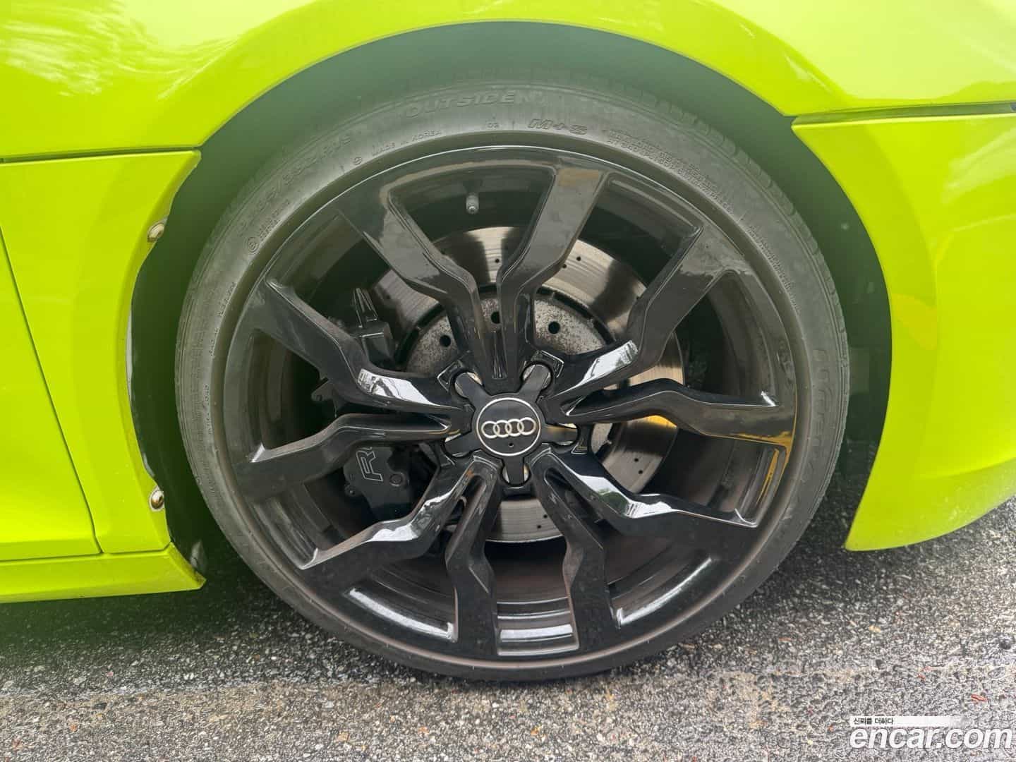 R8 Audi 2010.0-INNER-009