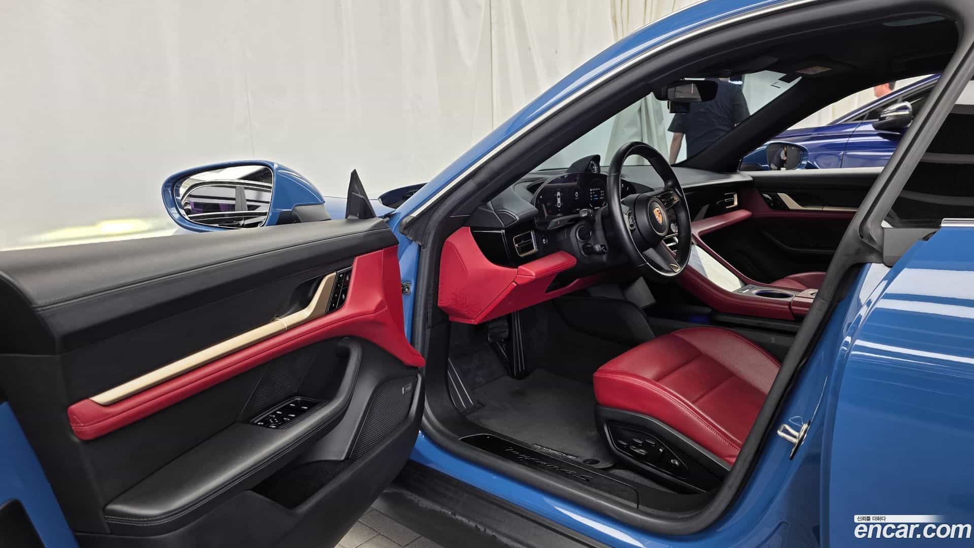 Taycan Porsche 2021.3-INNER-010