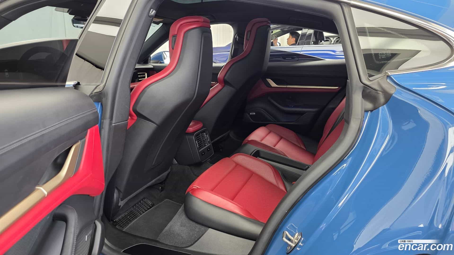 Taycan Porsche 2021.3-INNER-036
