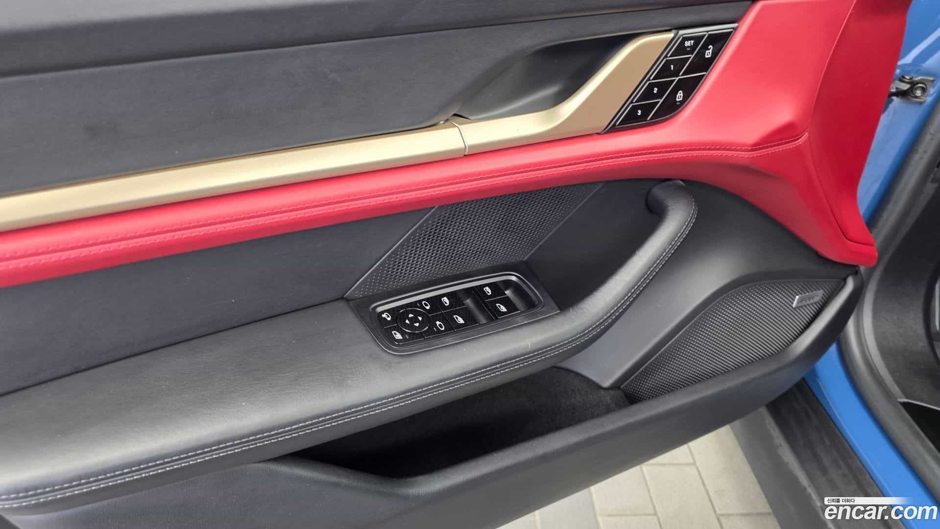 Taycan Porsche 2021.3-OPTION-048