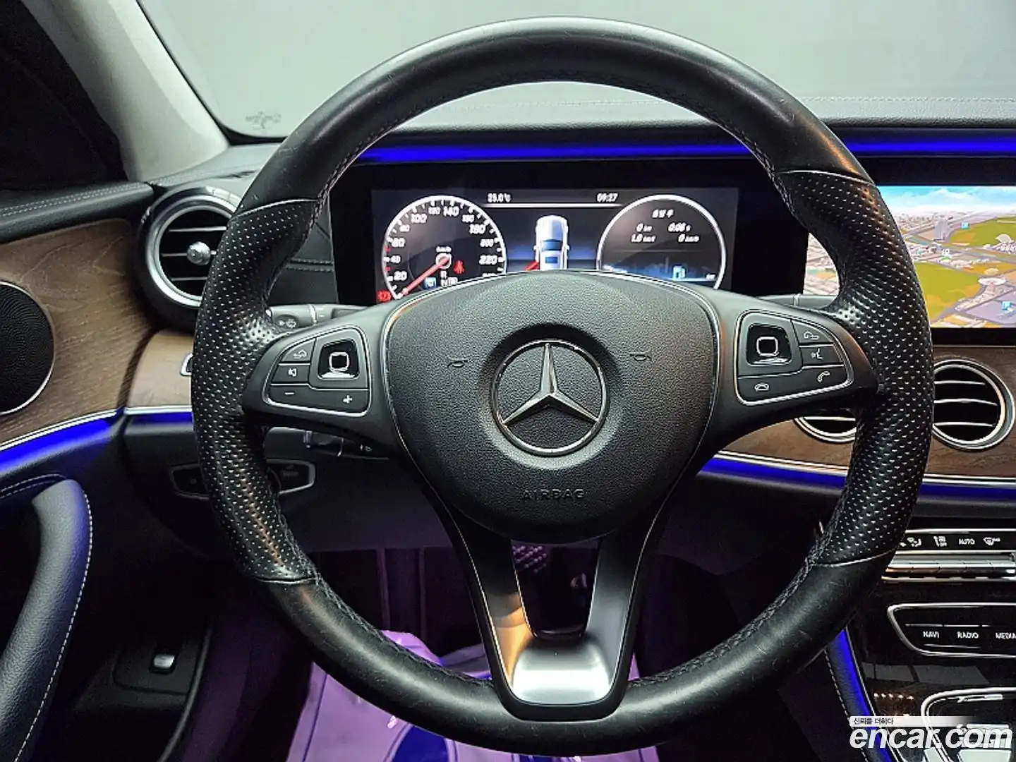 E-Class Mercedes-Benz 2016.11-OPTION-015