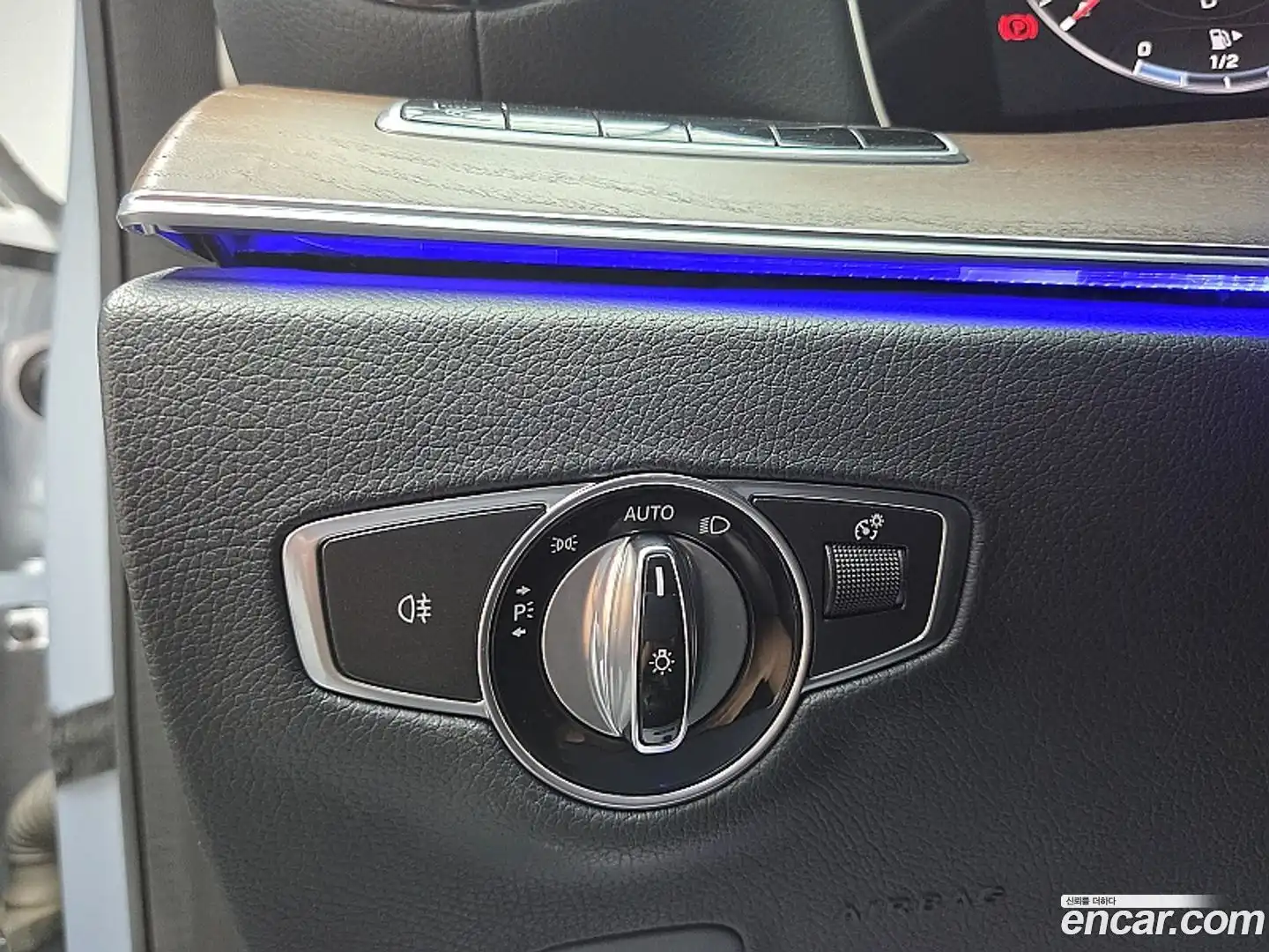 E-Class Mercedes-Benz 2016.11-OPTION-022
