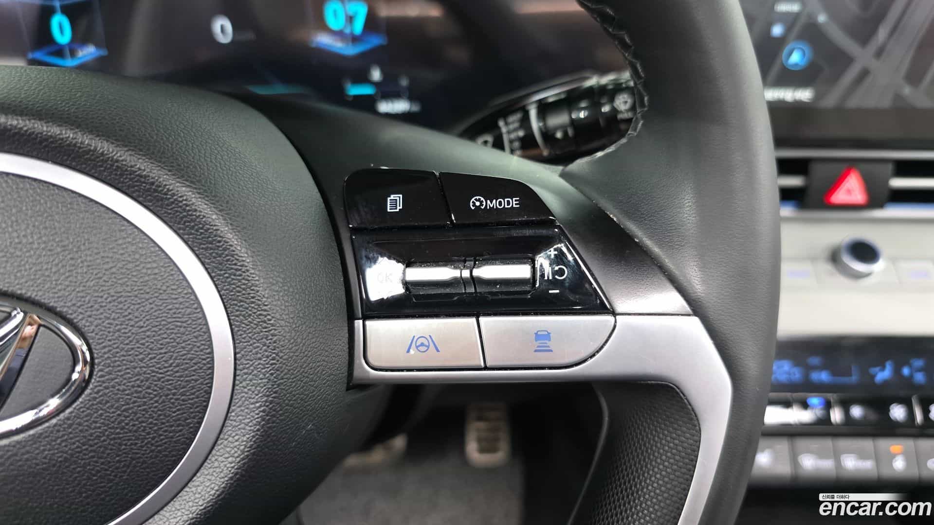 AVANTE Hyundai 2022.10-OPTION-021