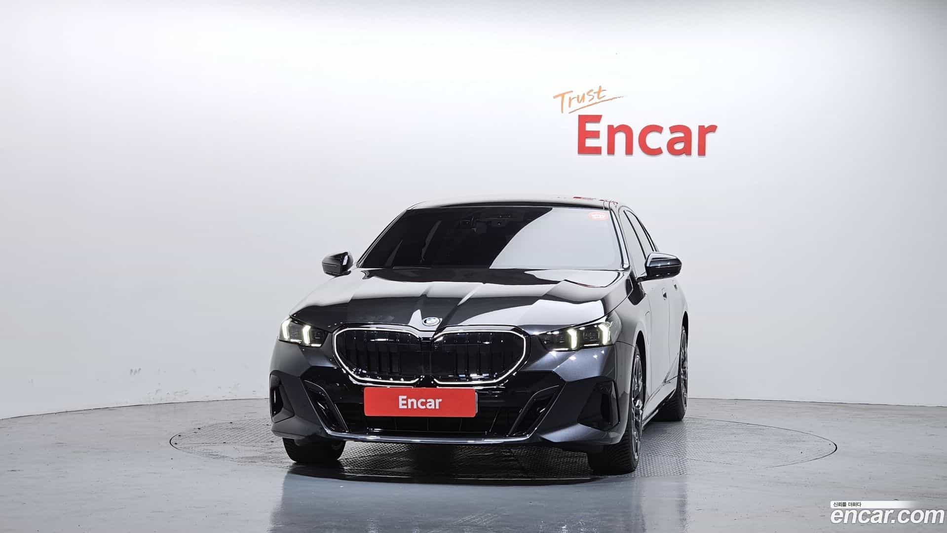 5-Series BMW 2025.10-OUTER-003
