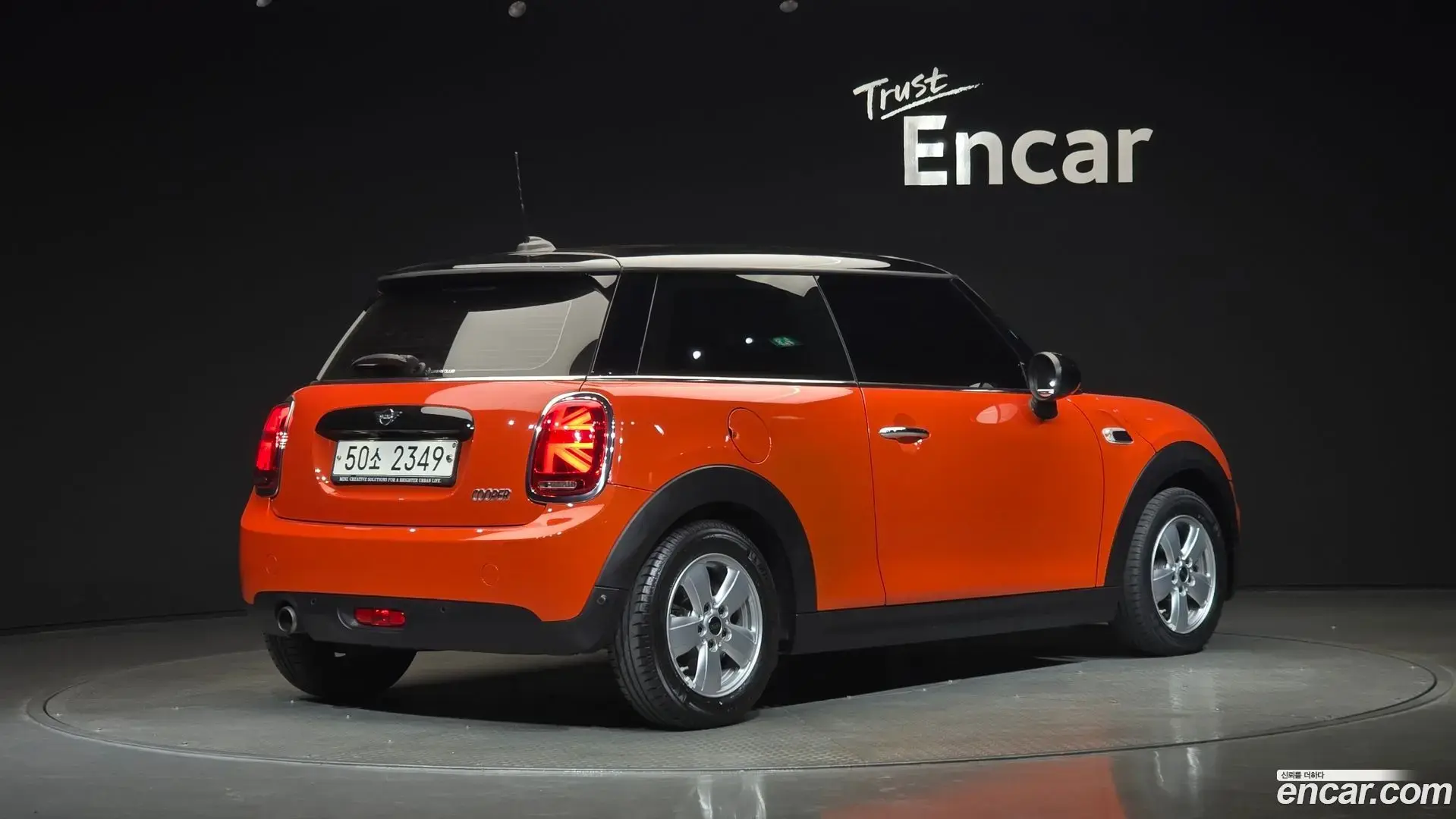 Main__Slider__Photo:Cooper Mini 2019.7-1