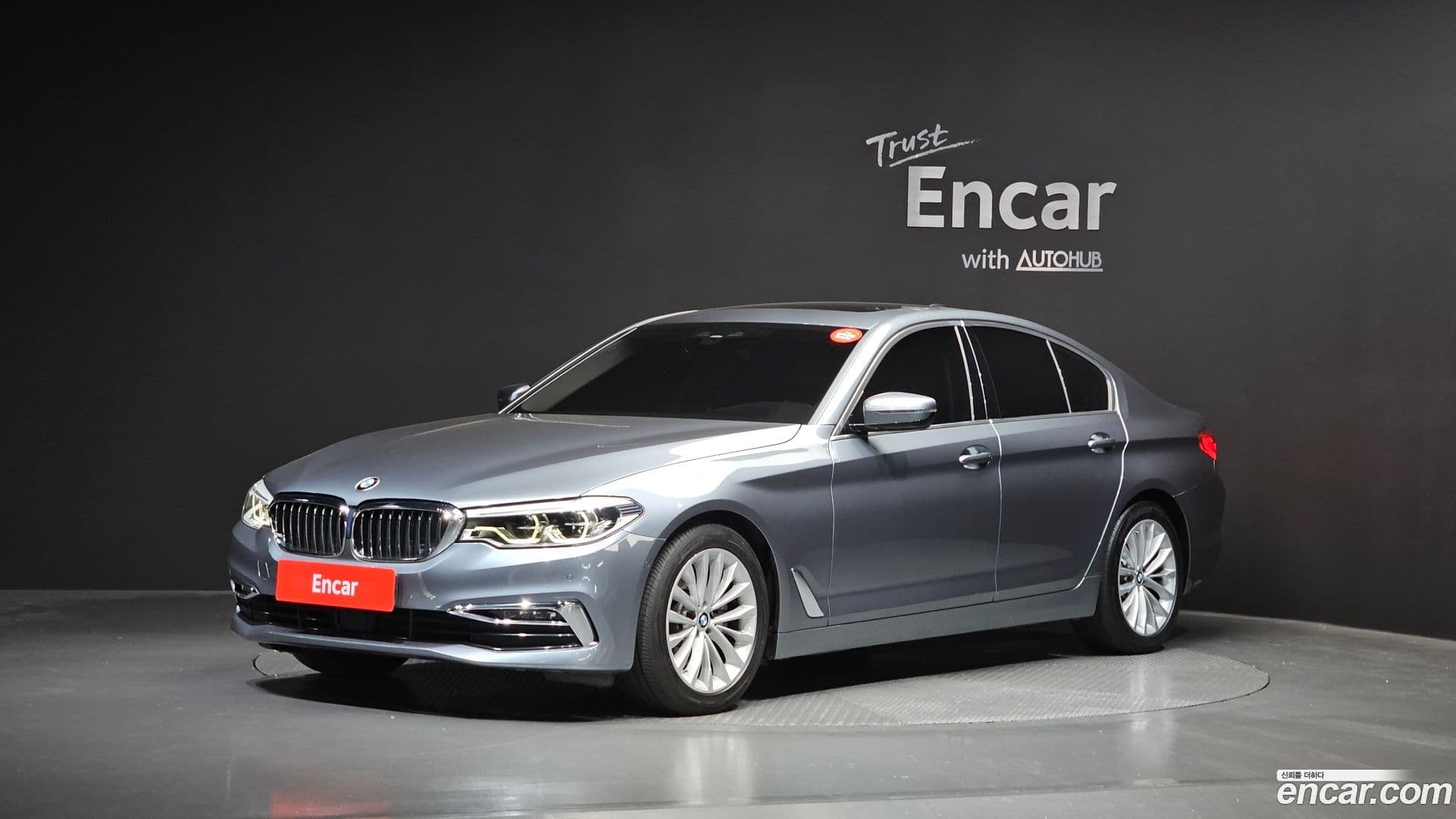 Main__Slider__Photo:5-Series BMW 2019.6-0