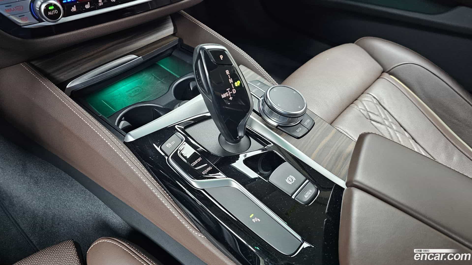 5-Series BMW 2019.6-INNER-009