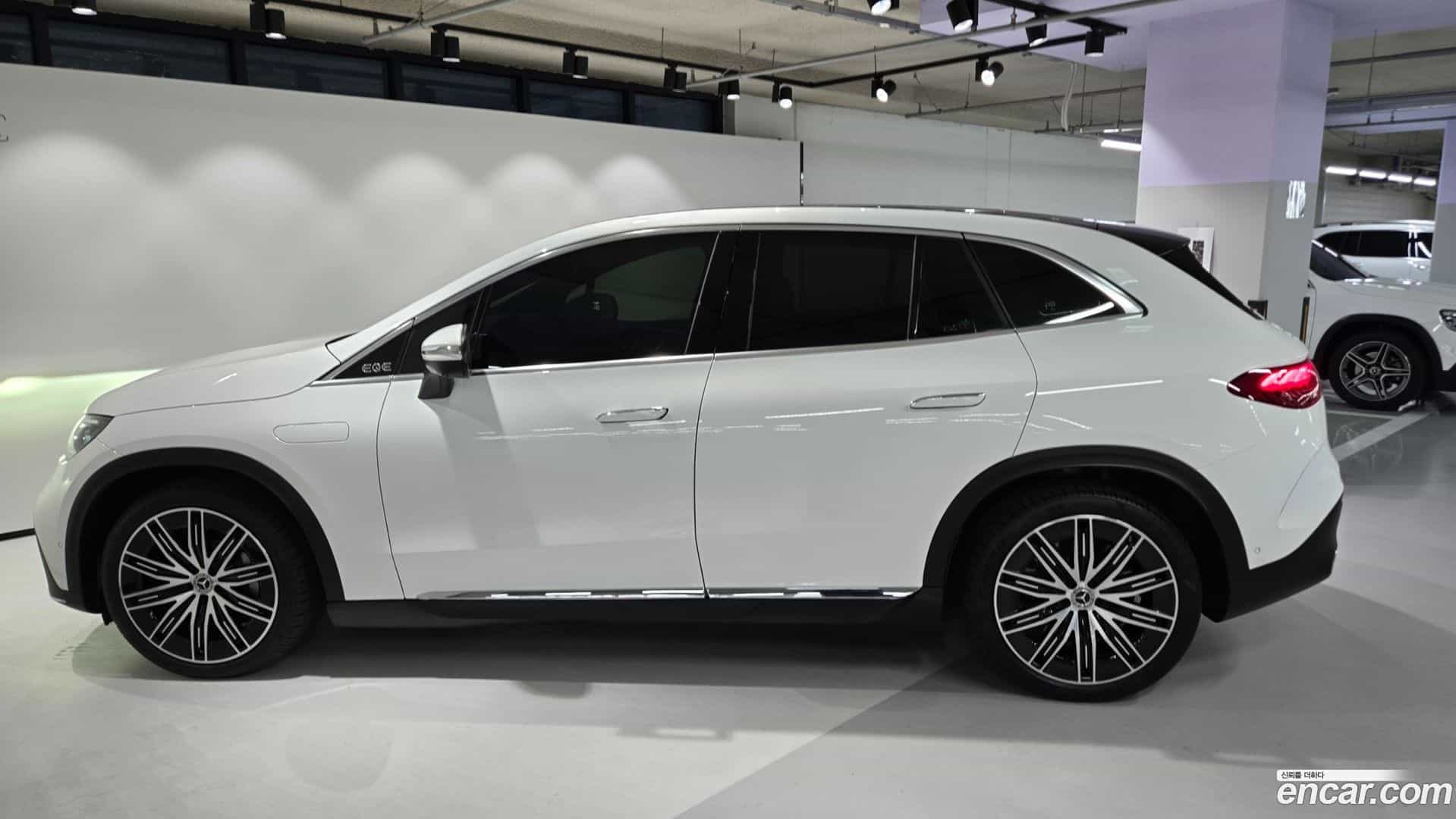 EQE Mercedes-Benz 2025.9-OUTER-003